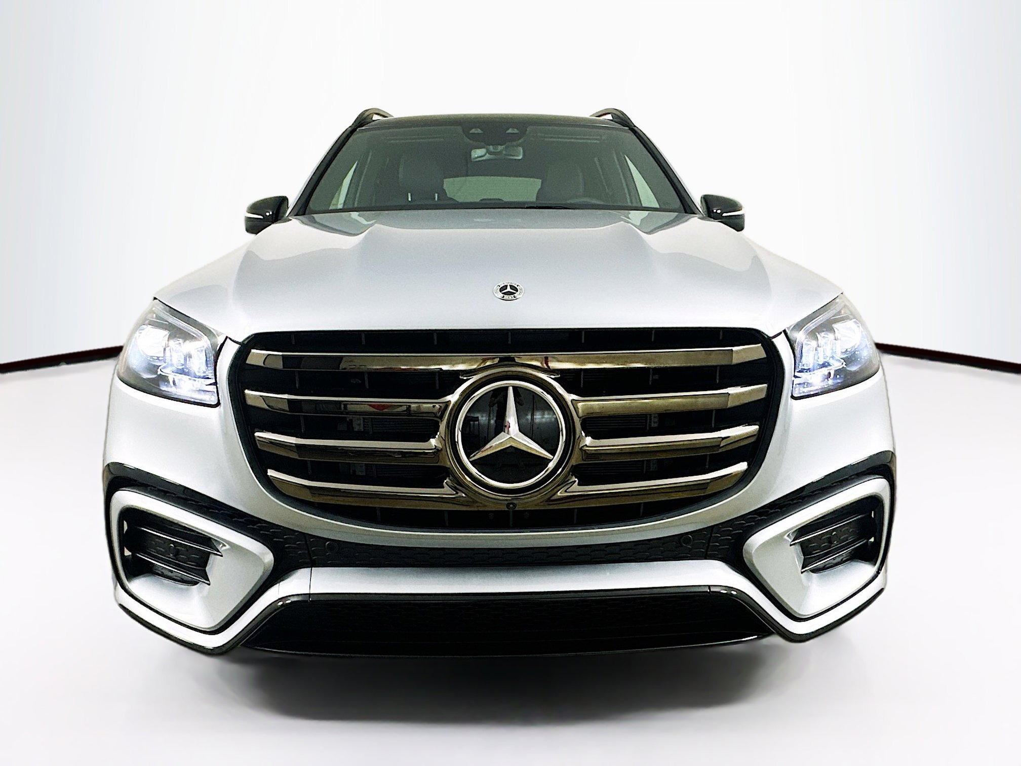 2026 Mercedes Benz GLS 450 4MATIC photo 2