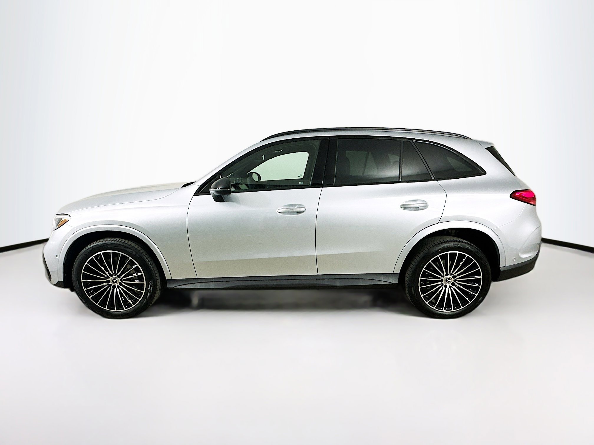 2026 Mercedes Benz GLC 300 4MATIC photo 3