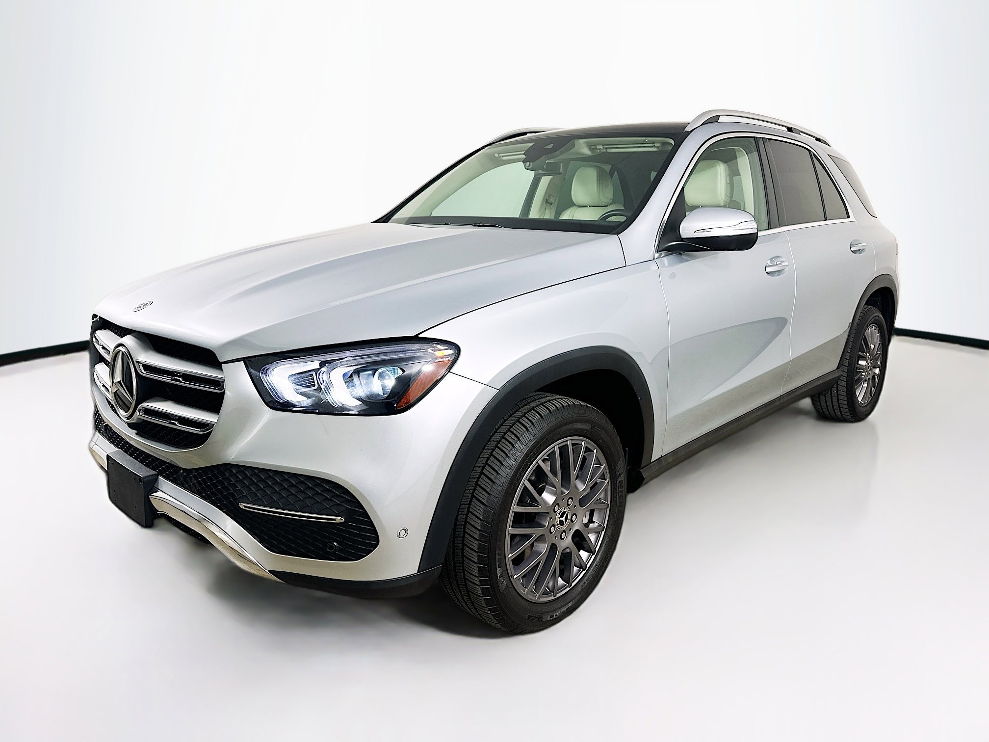 2022 Mercedes Benz GLE 350 4MATIC photo 3