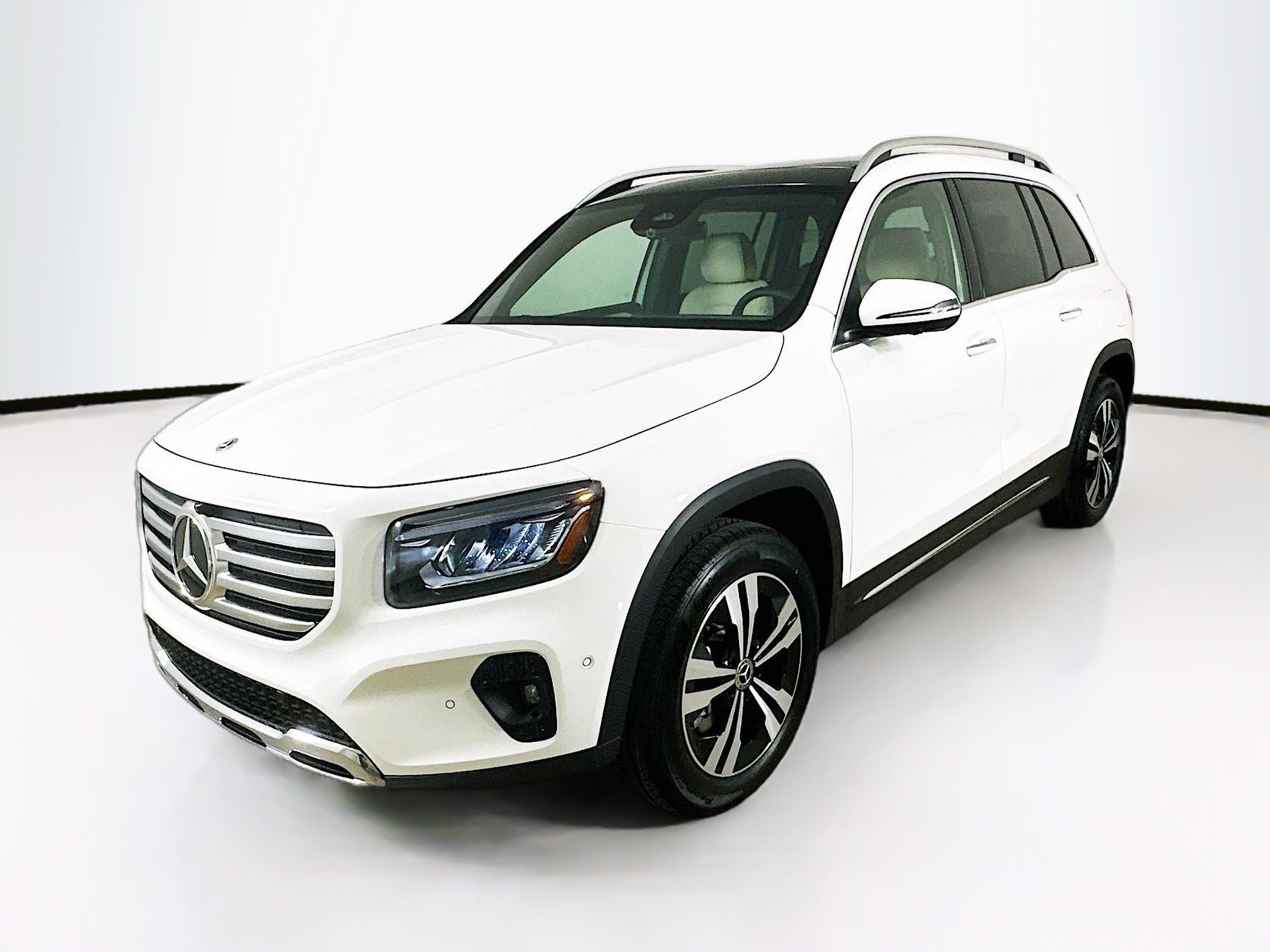 2025 Mercedes Benz GLB 250 4MATIC photo 3