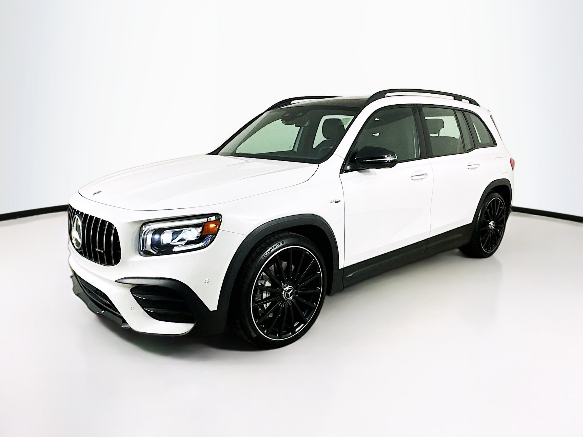 2023 Mercedes-Benz GLB Base's photo