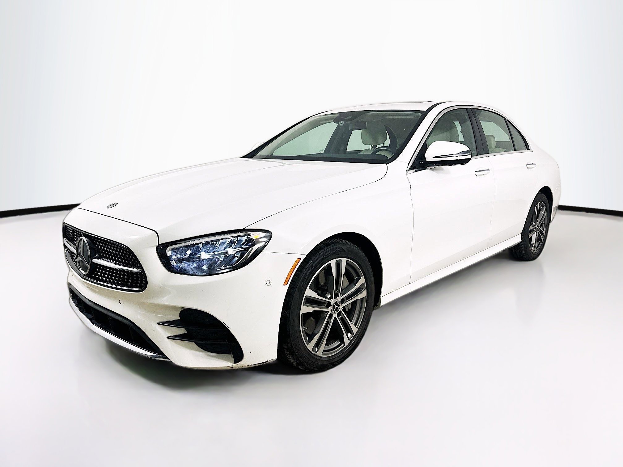 2022 Mercedes-Benz E-Class E350's photo