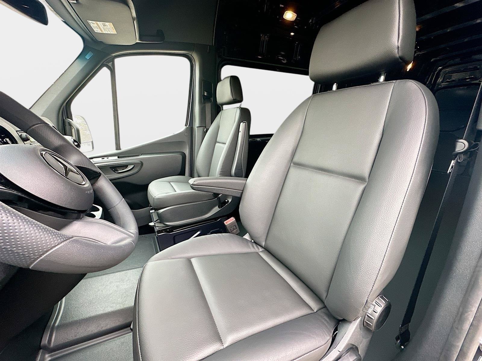 2025 Mercedes-Benz Sprinter Crew Van Base - Photo 24