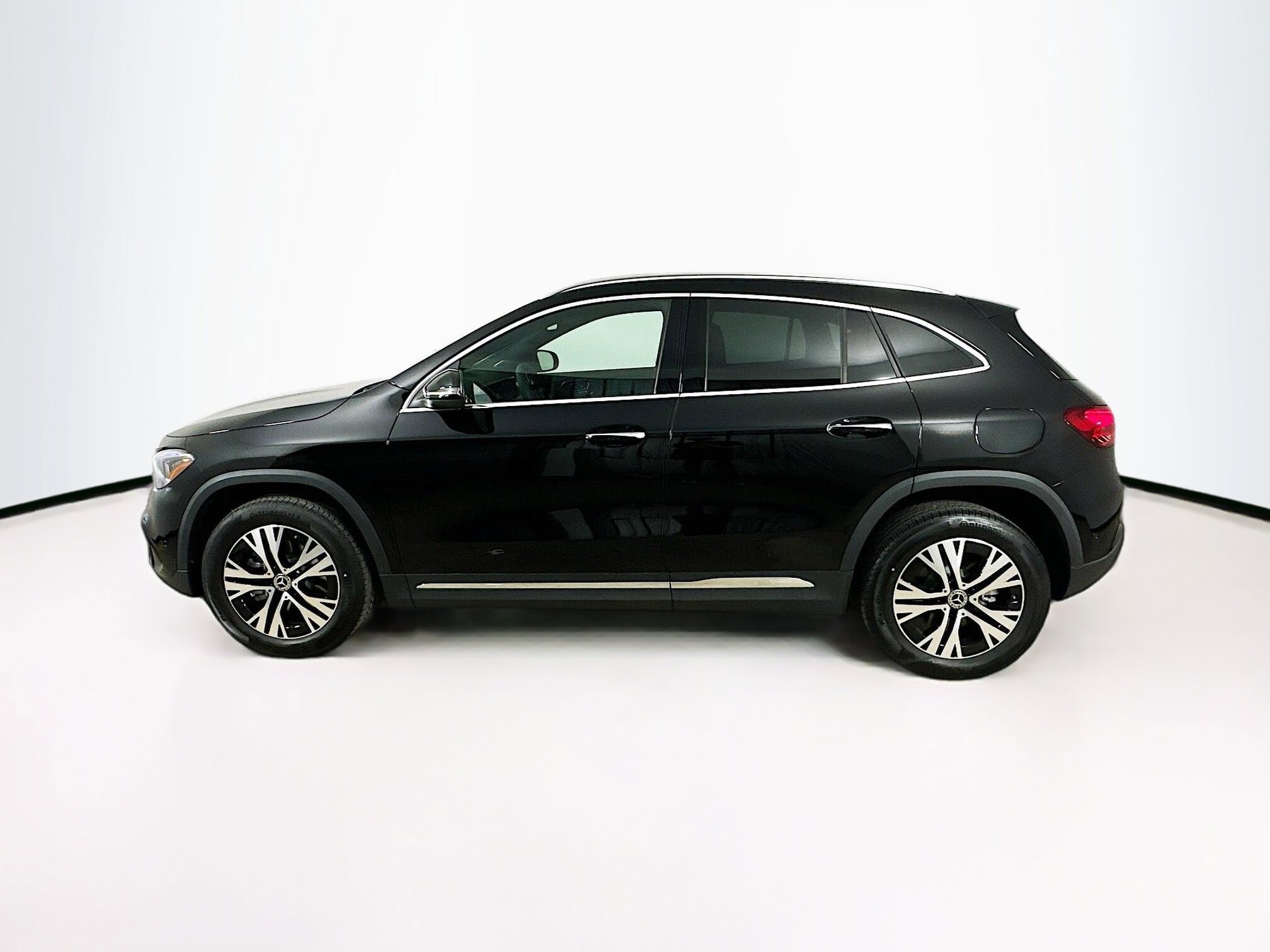 2025 Mercedes Benz GLA 250 4MATIC photo 4