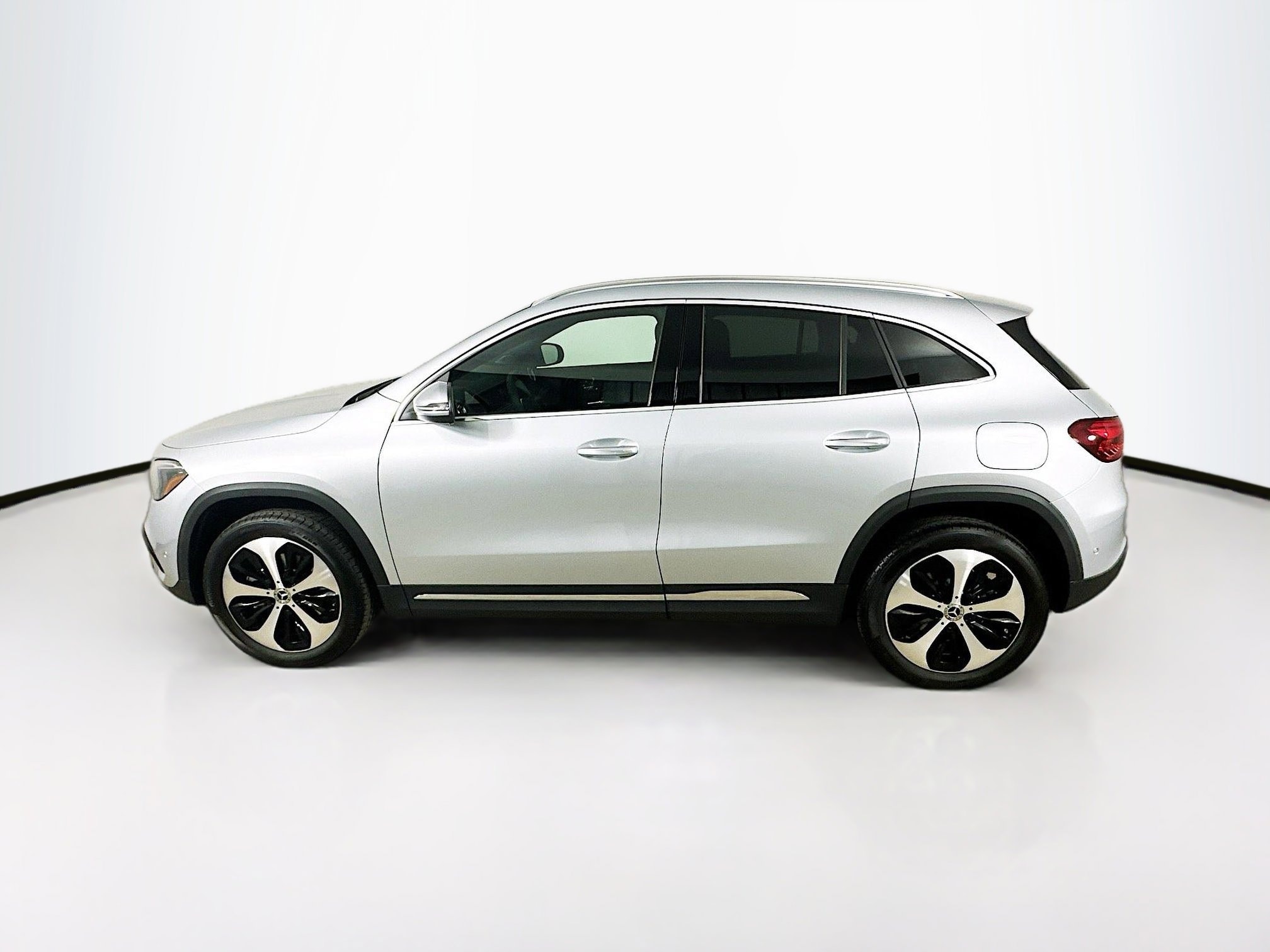 2025 Mercedes Benz GLA 250 4MATIC photo 4