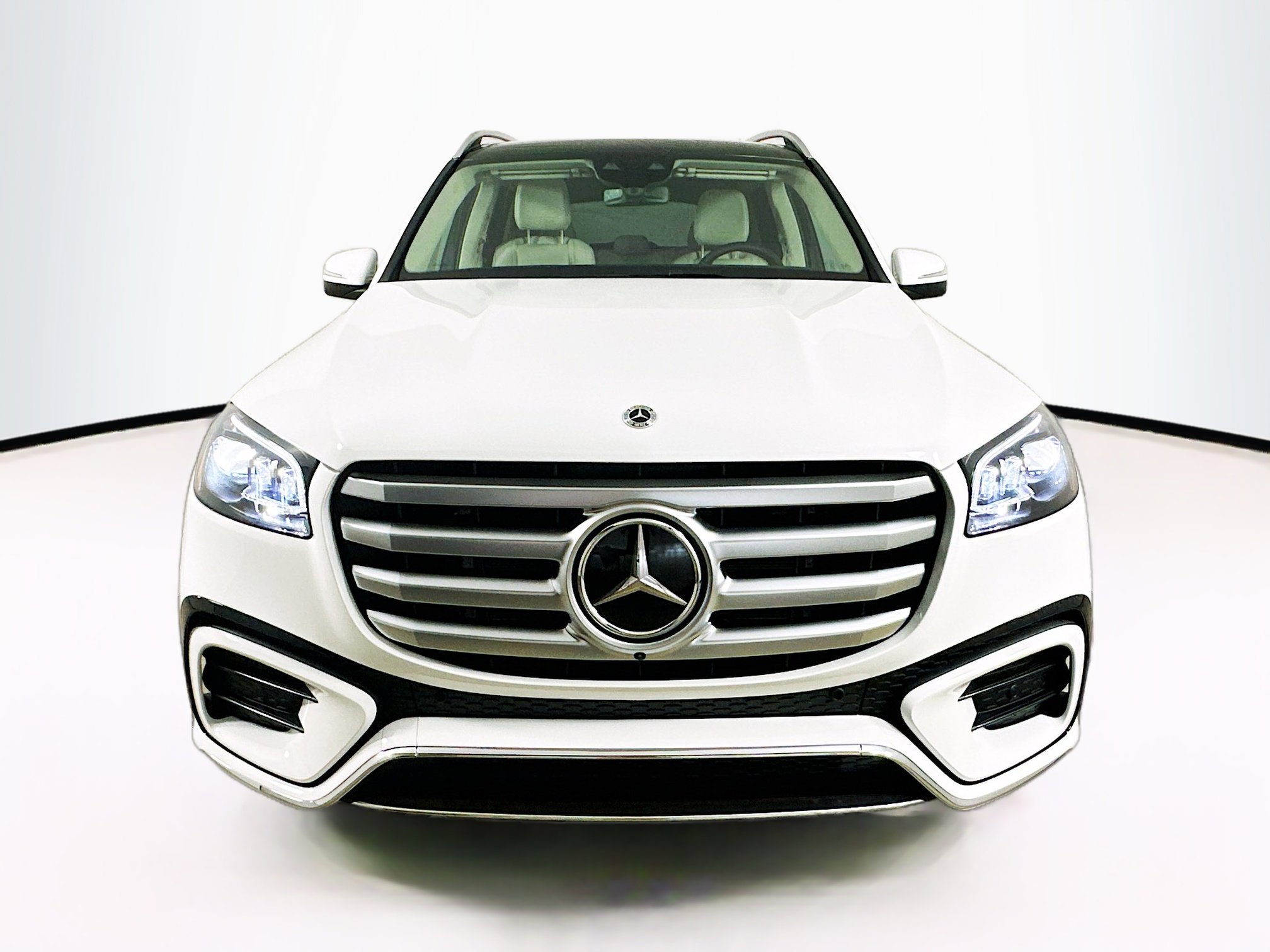2026 Mercedes Benz GLS 450 4MATIC photo 2