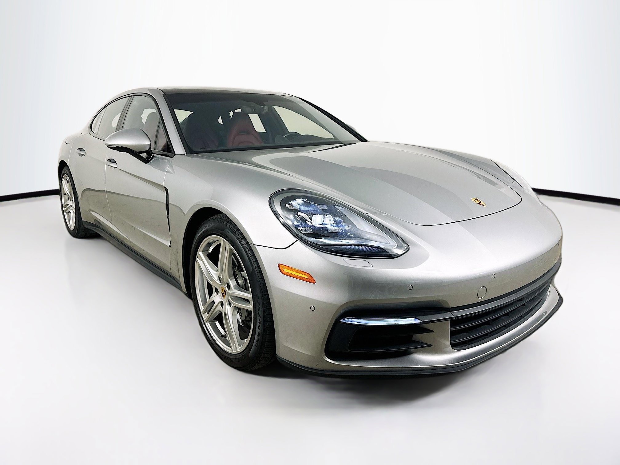 2018 Porsche Panamera 4S photo 3