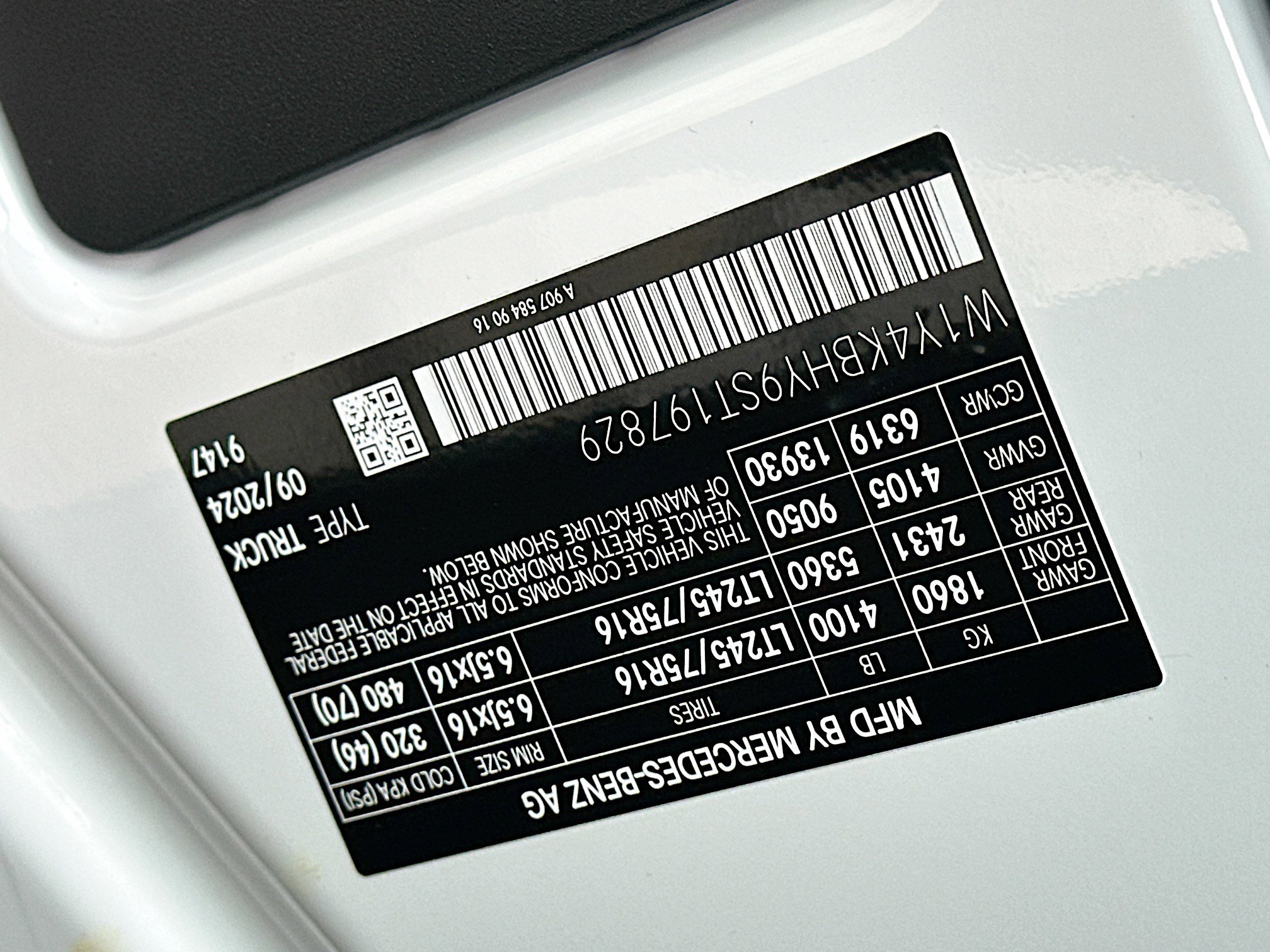 2025 Mercedes-Benz Sprinter Cargo Van Base - Photo 39