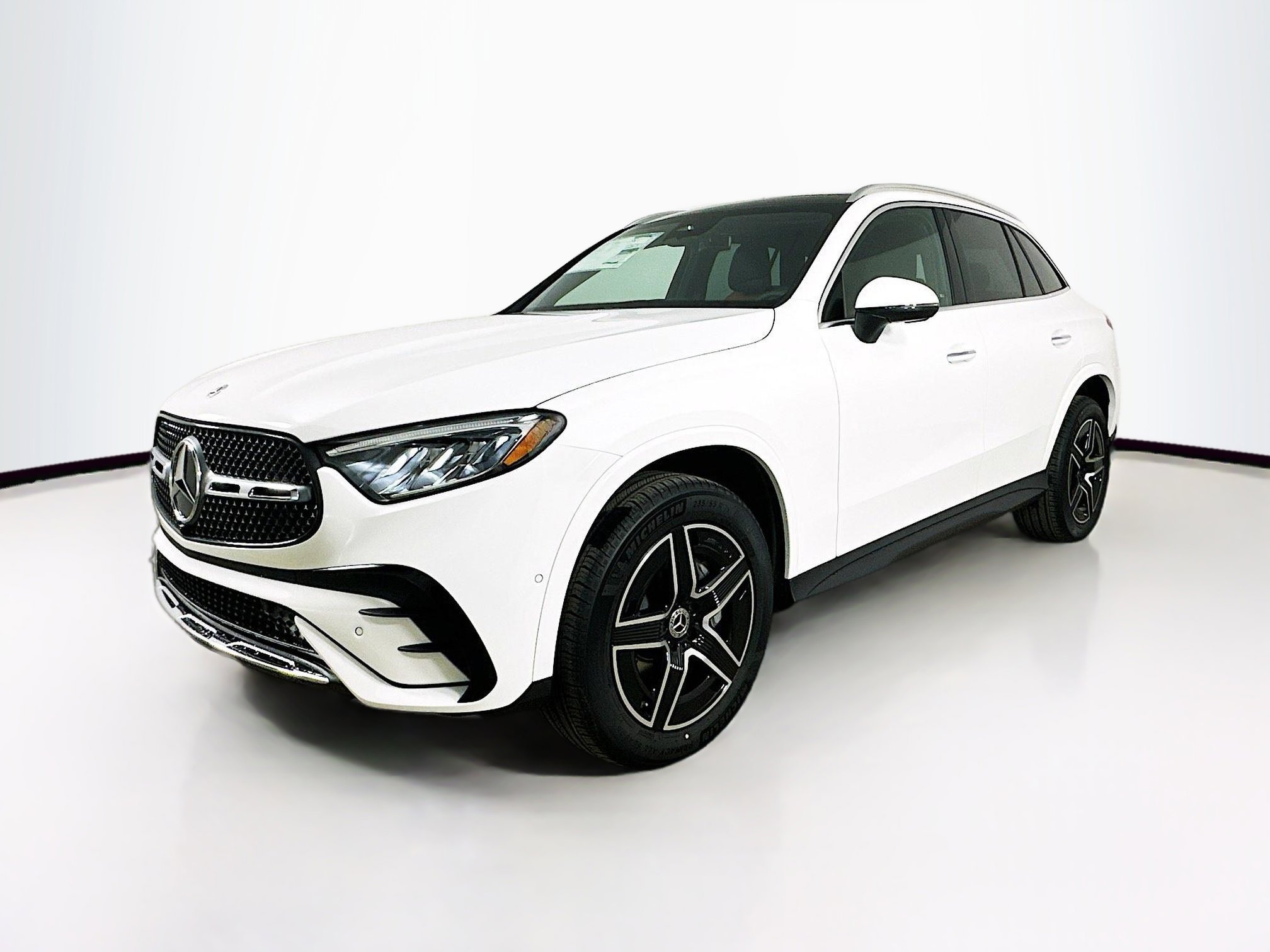 2025 Mercedes Benz GLC 300 4MATIC photo 2