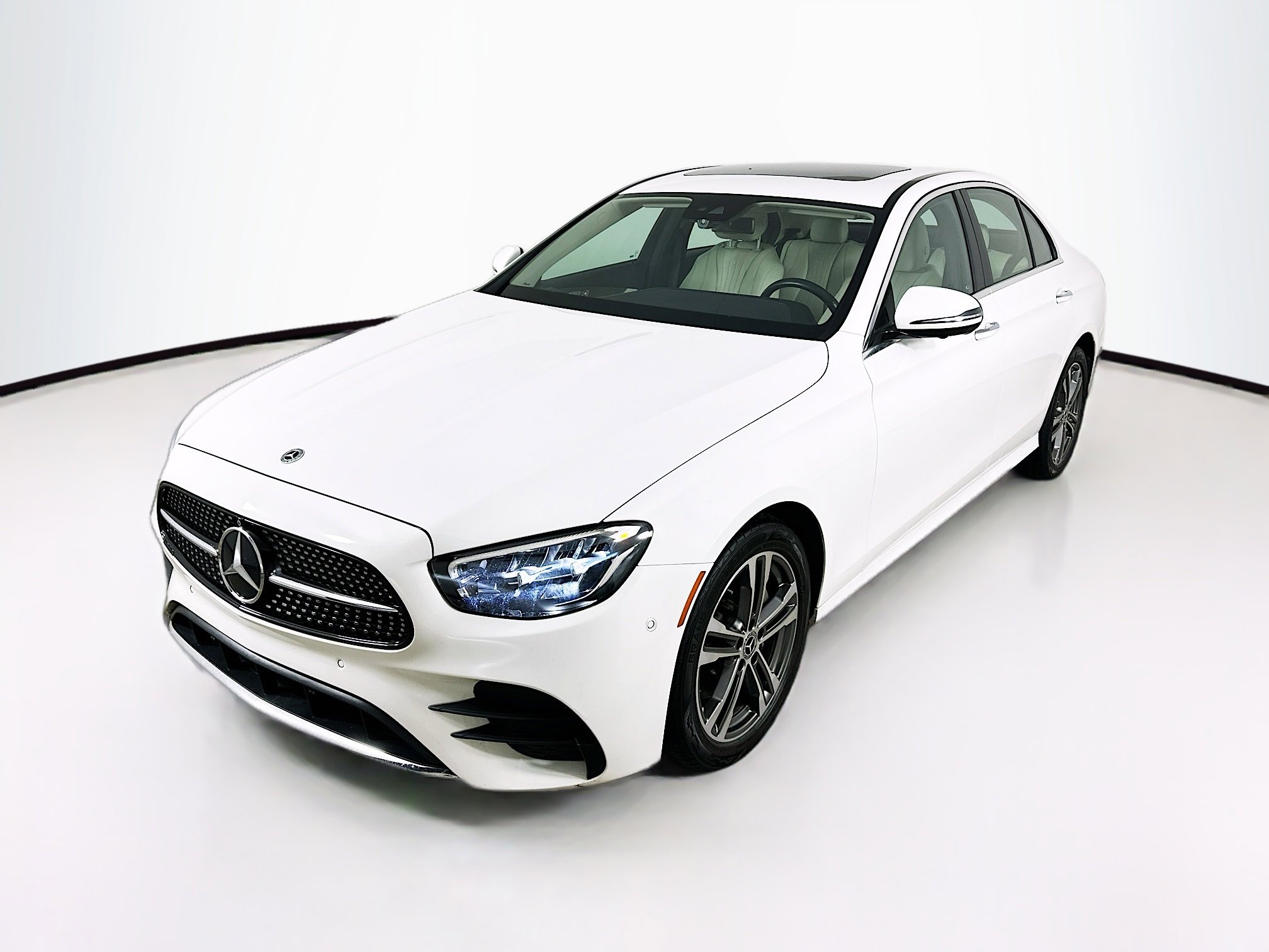 2022 Mercedes-Benz E-Class E350's photo