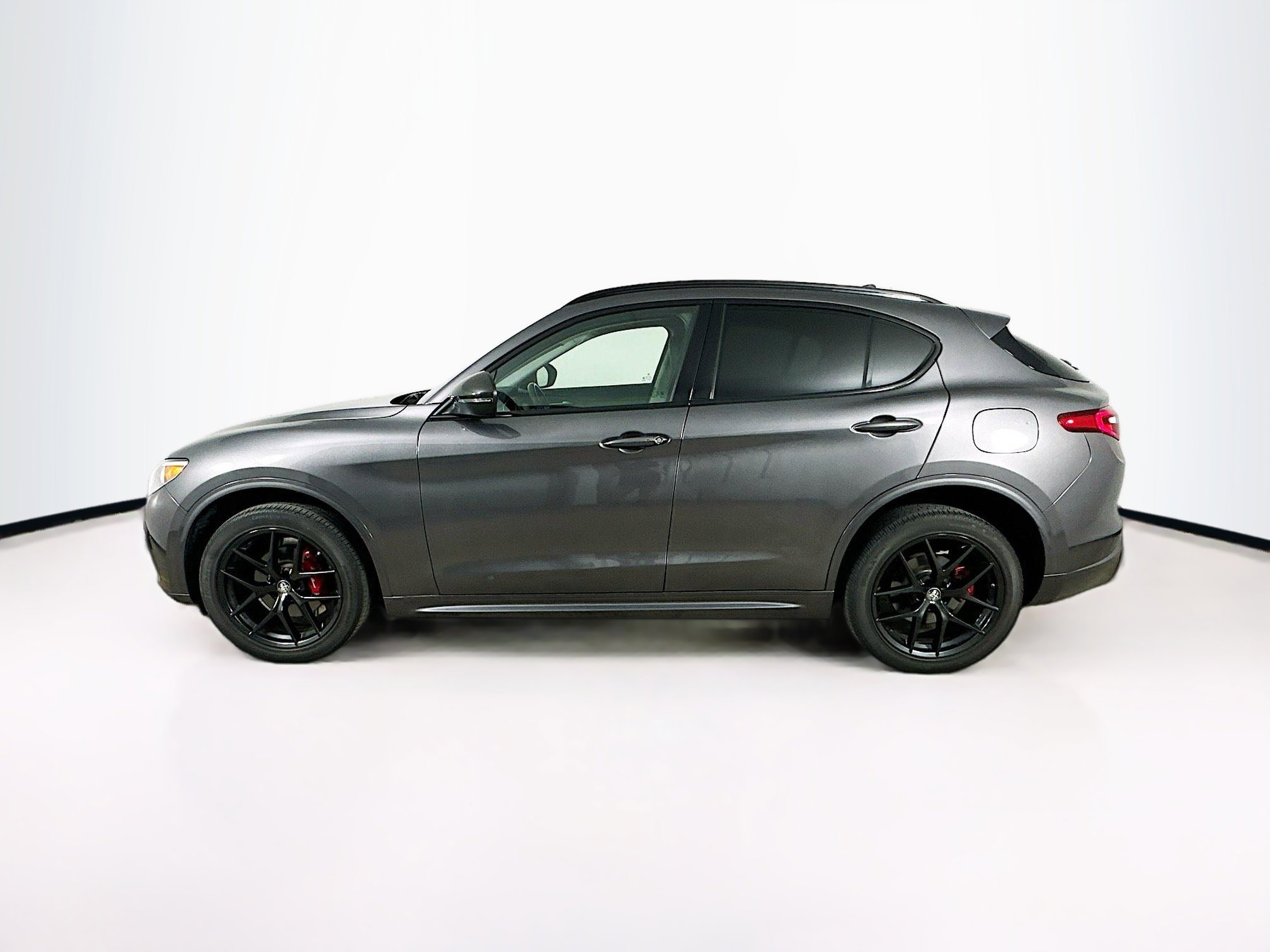 2021 Alfa Romeo Stelvio Ti photo 3