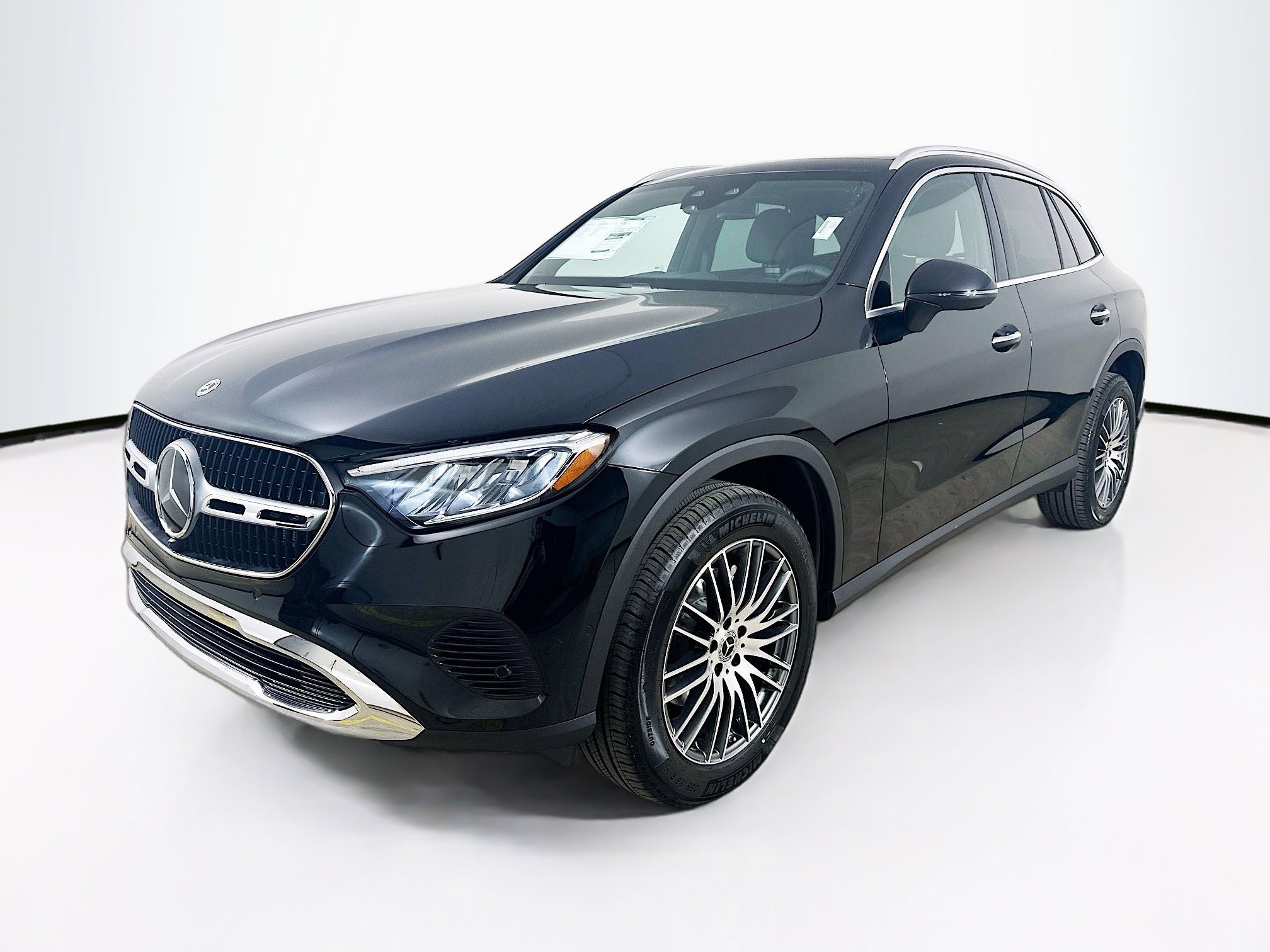 2026 Mercedes-Benz GLC Base's photo