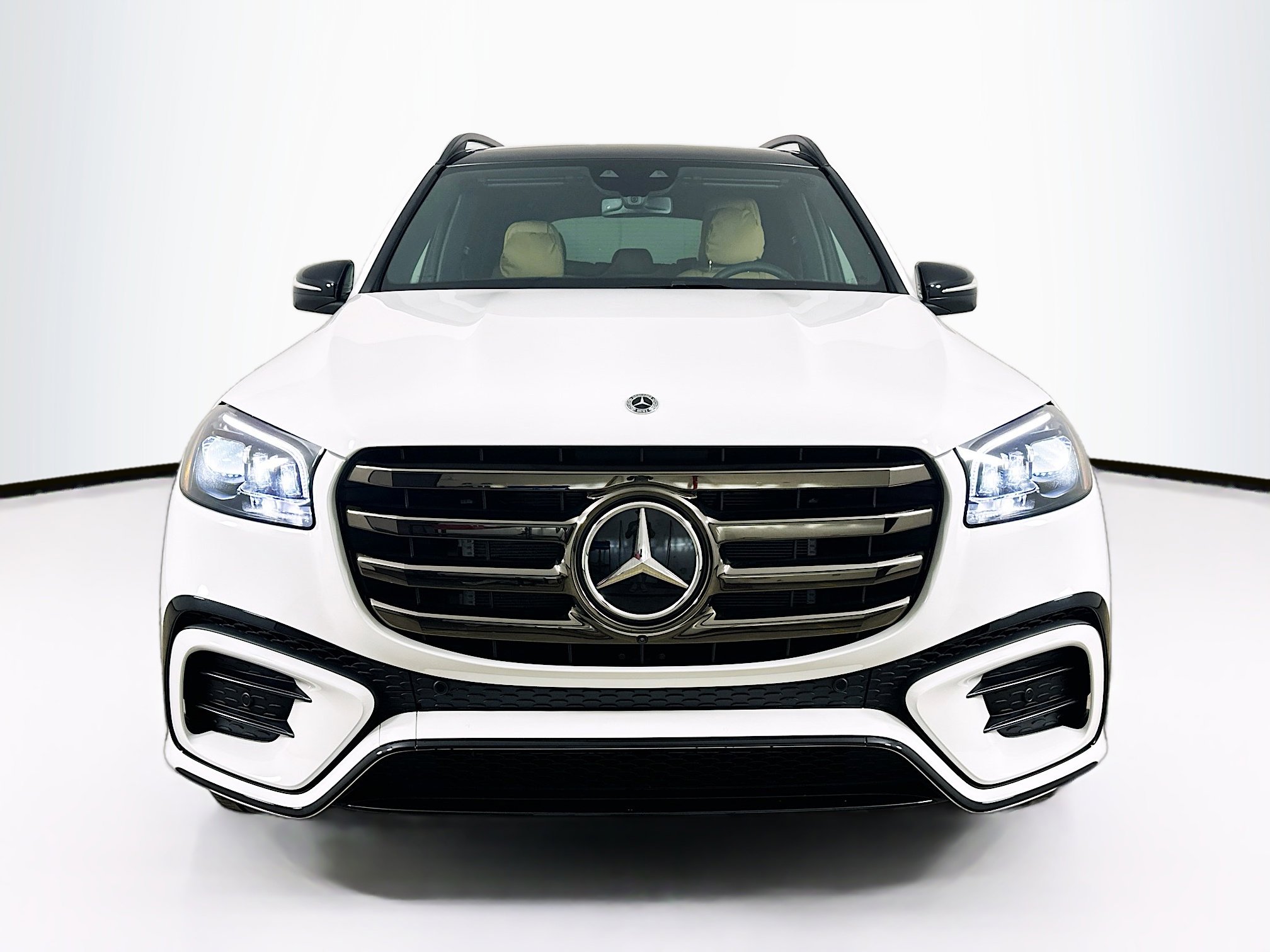 2026 Mercedes Benz GLS 580 4MATIC photo 2