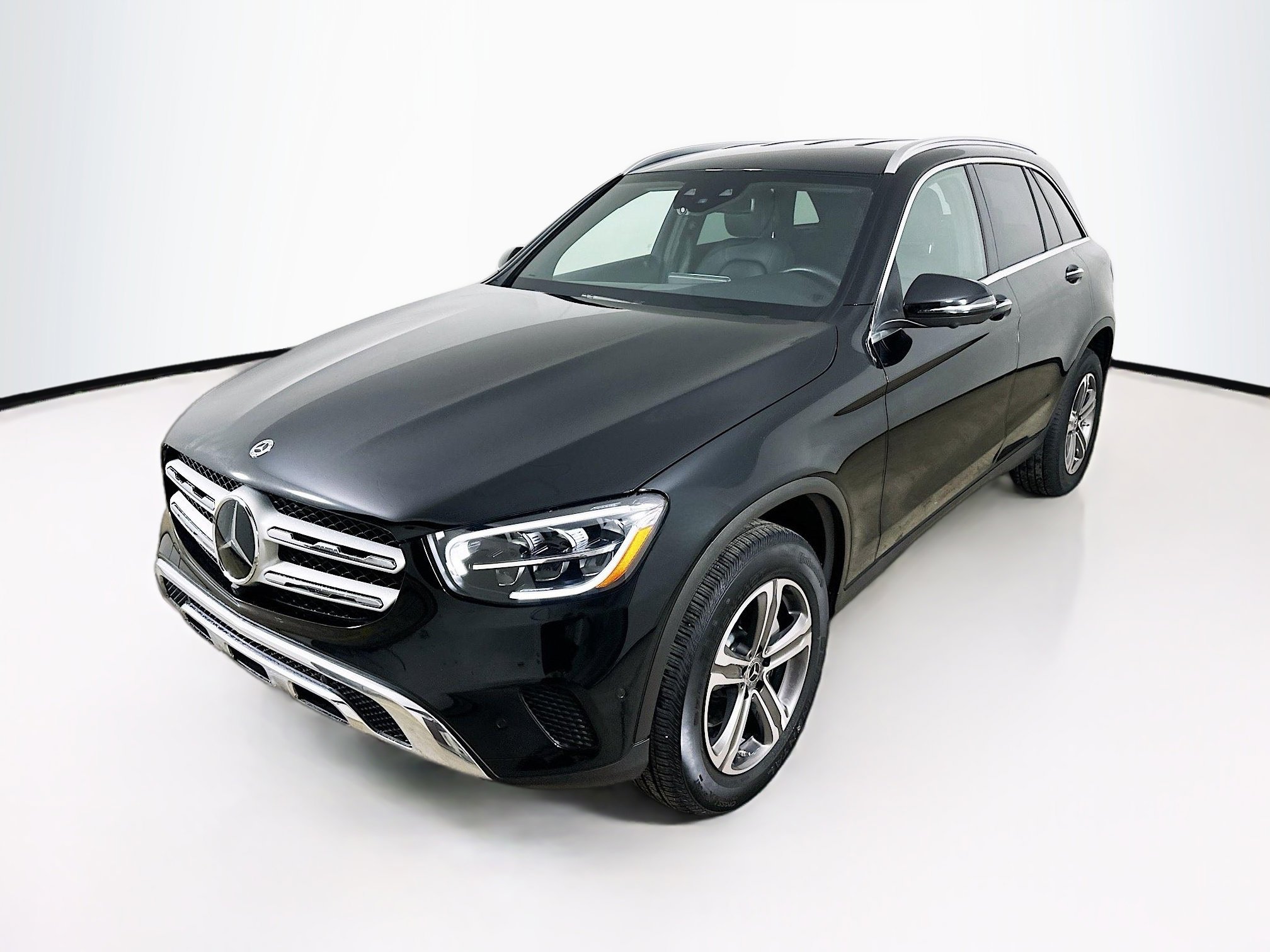 2022 Mercedes-Benz GLC GLC300's photo
