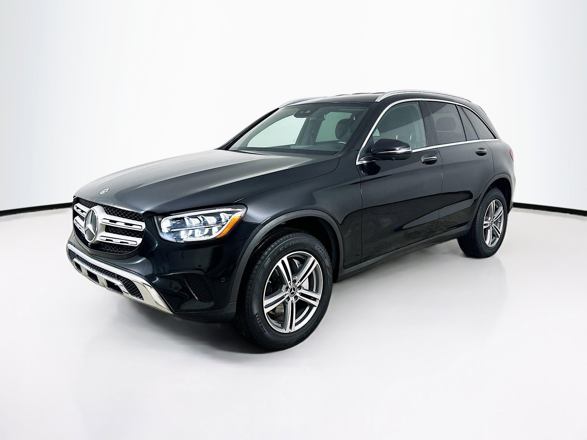 2022 Mercedes-Benz GLC GLC300's photo