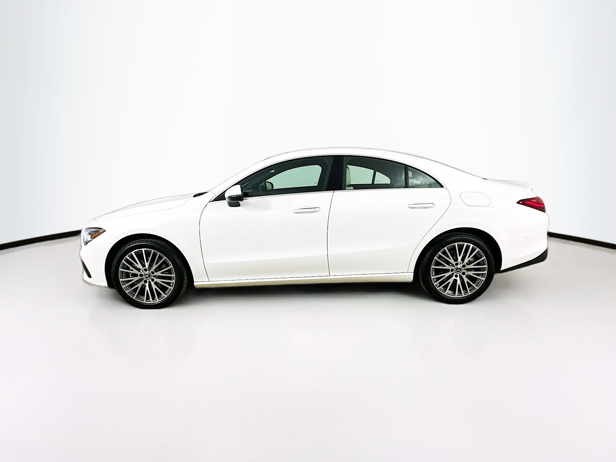 2025 Mercedes Benz CLA 250 4MATIC photo 4