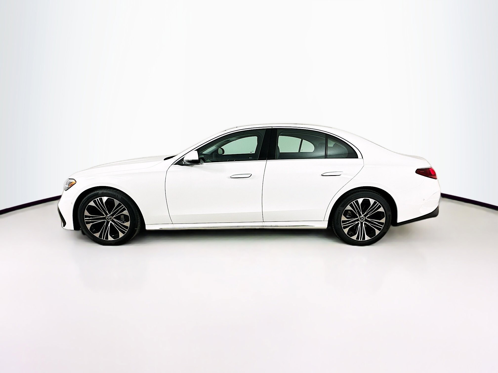 2025 Mercedes Benz E 350 4MATIC Sedan photo 4