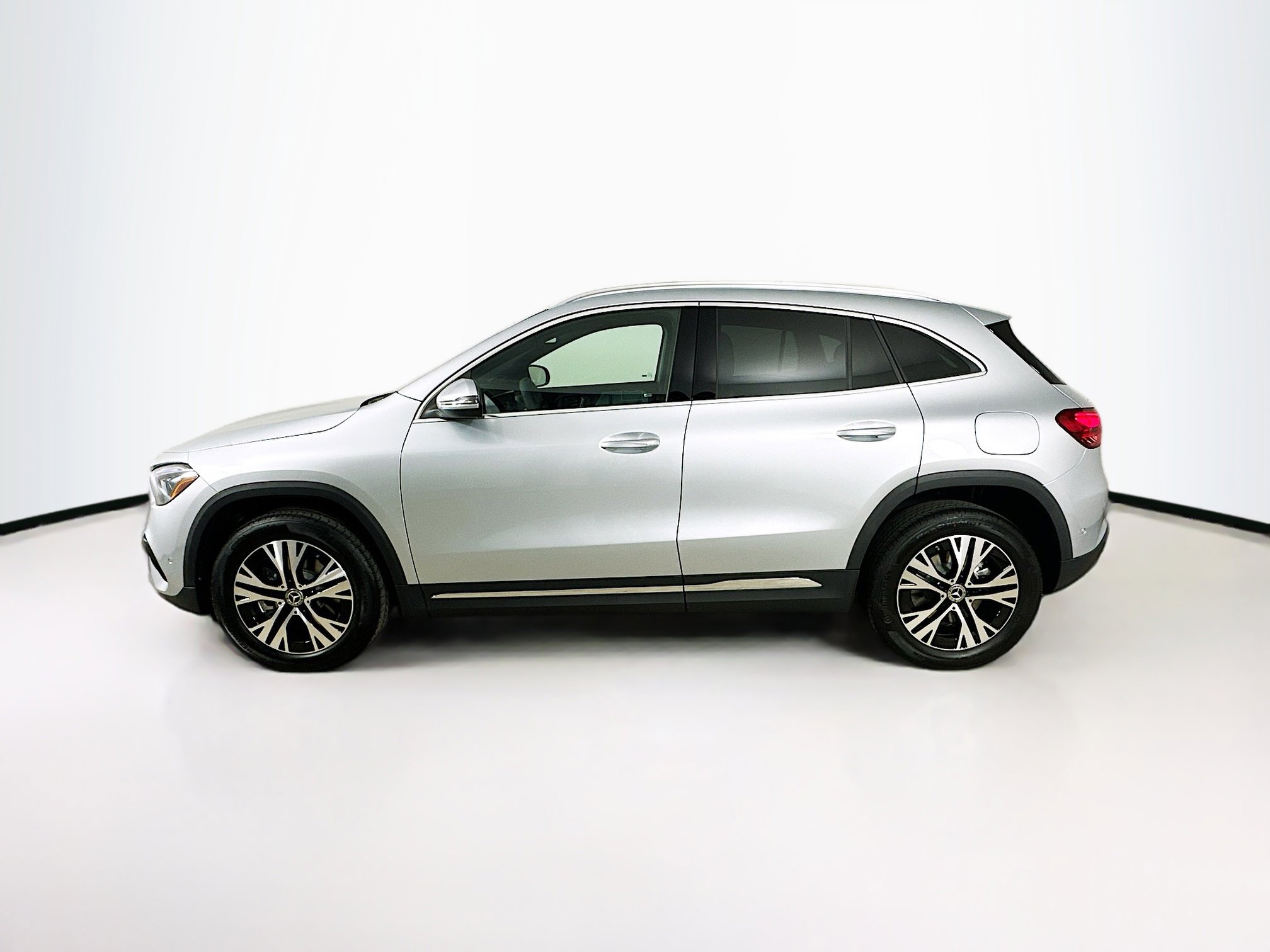 2026 Mercedes Benz GLA 250 4MATIC photo 4