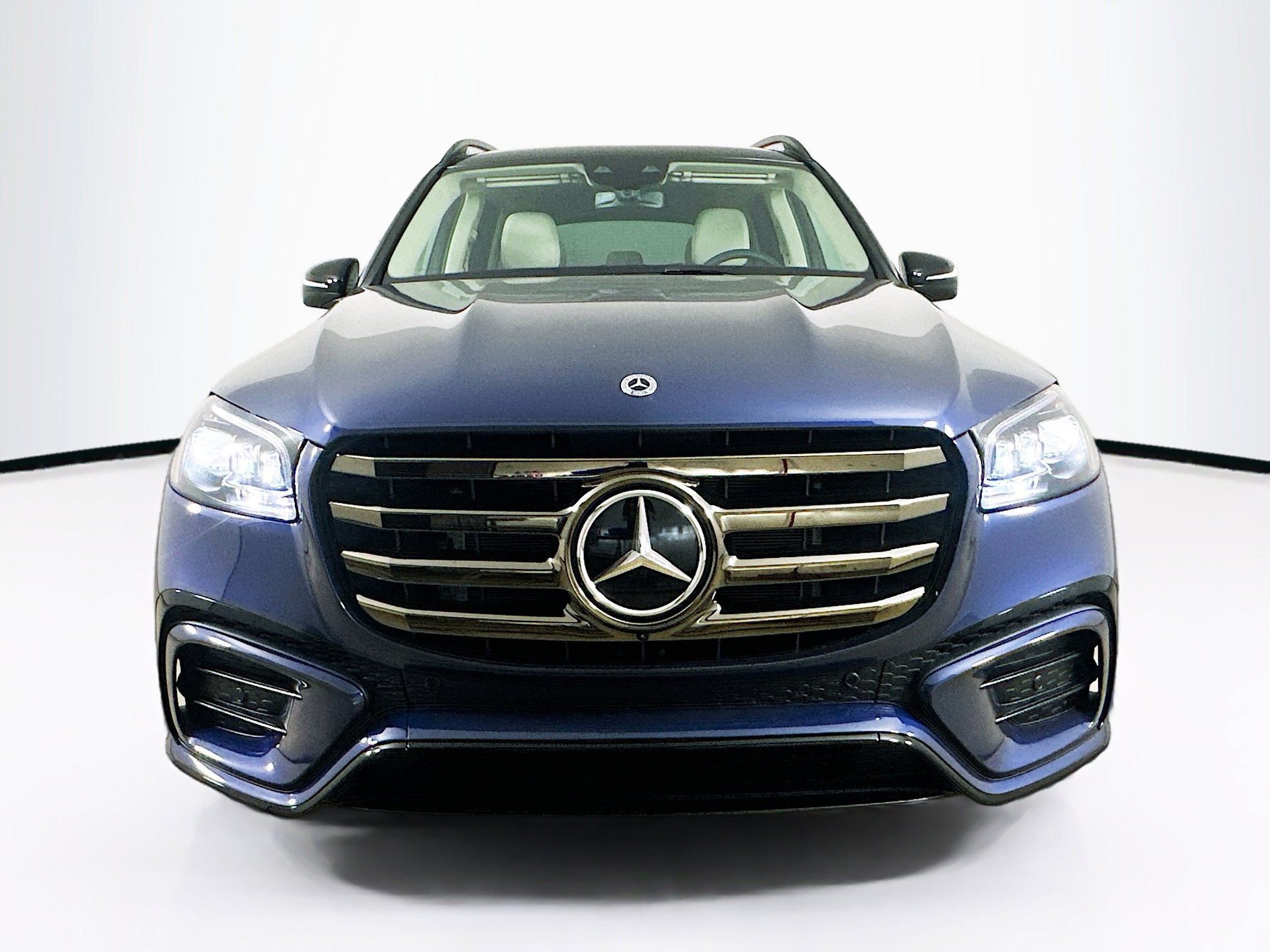 2026 Mercedes Benz GLS 450 4MATIC photo 2