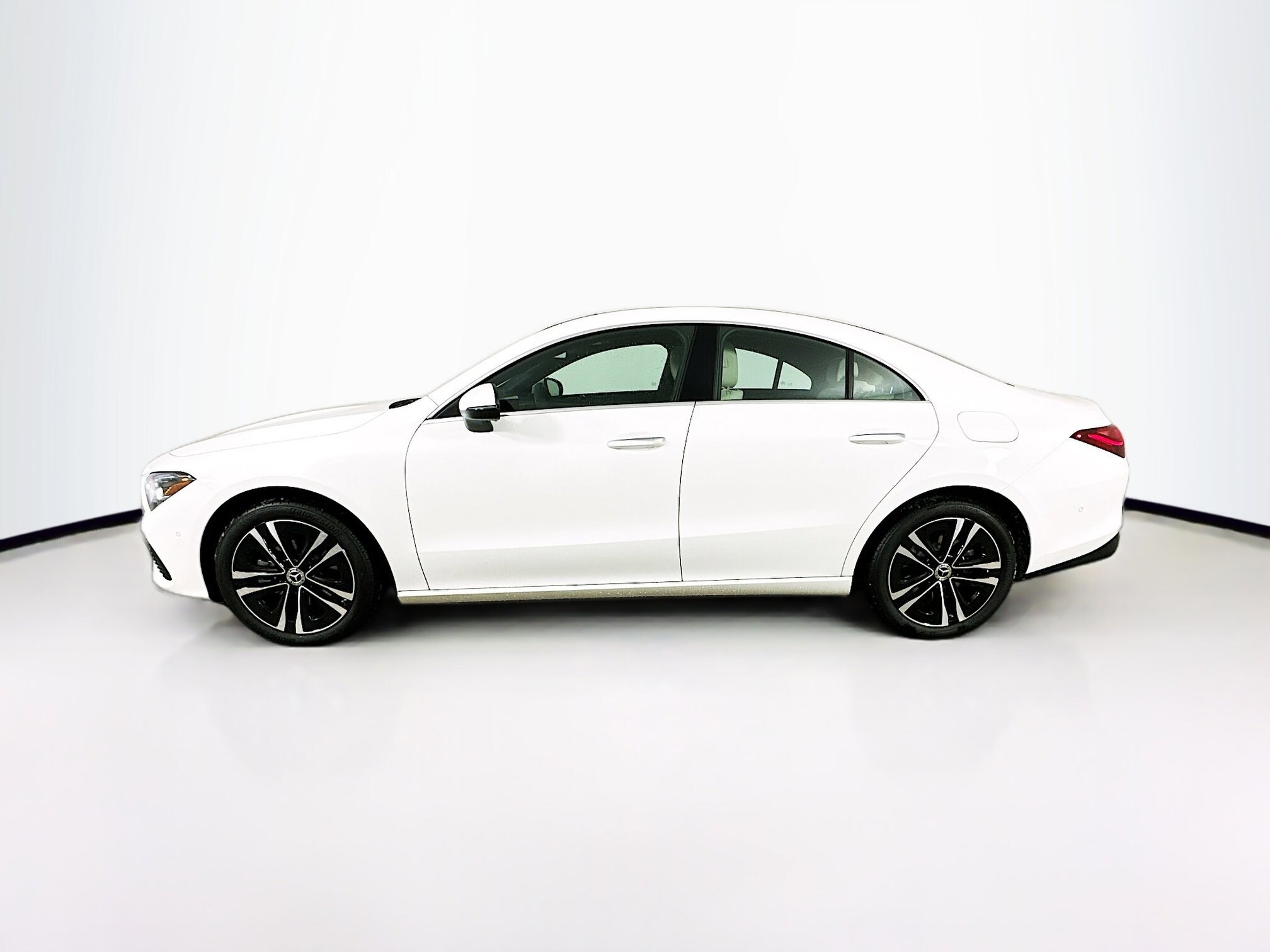 2025 Mercedes Benz CLA 250 4MATIC photo 4
