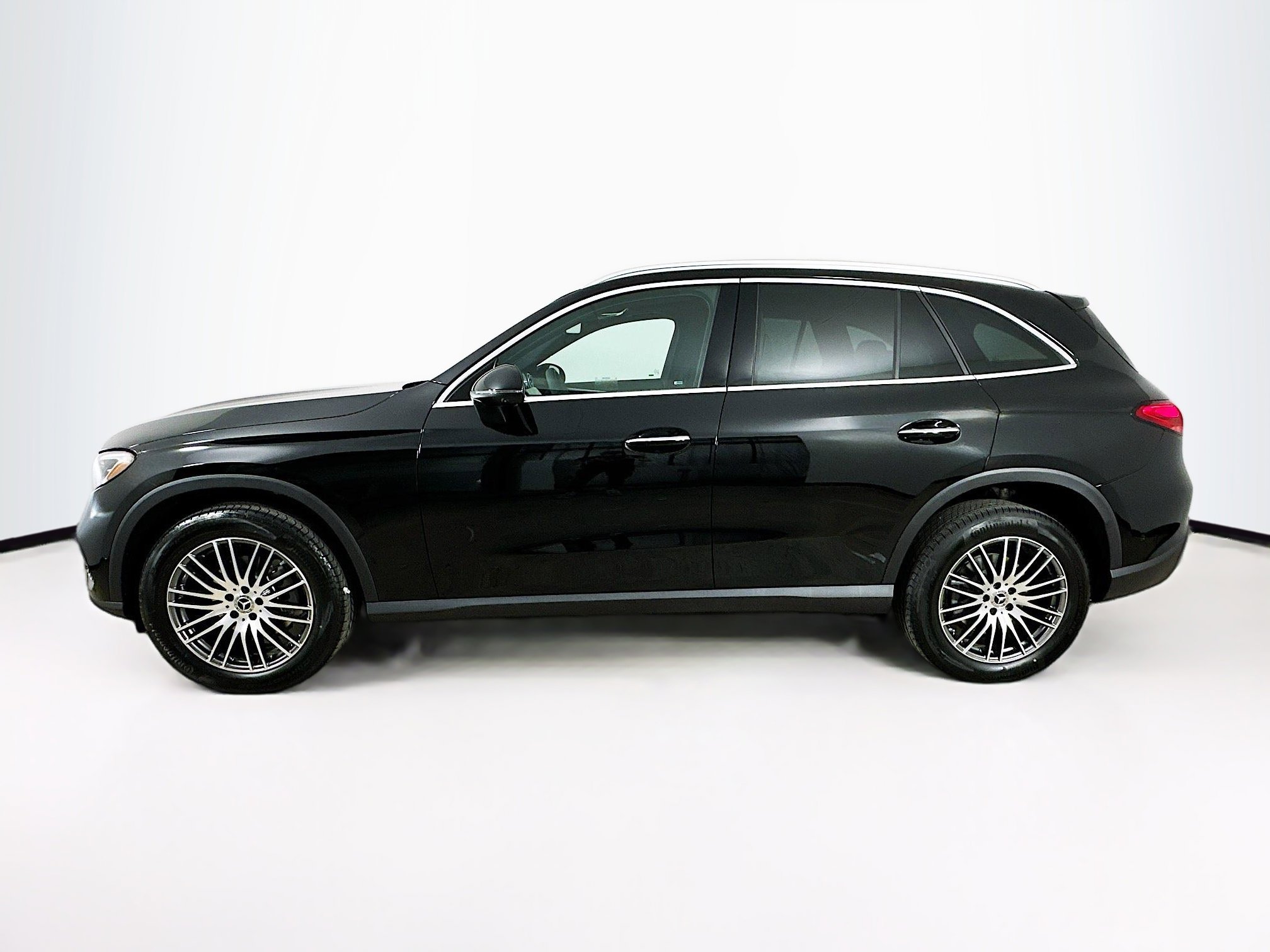 2026 Mercedes Benz GLC 300 4MATIC photo 2