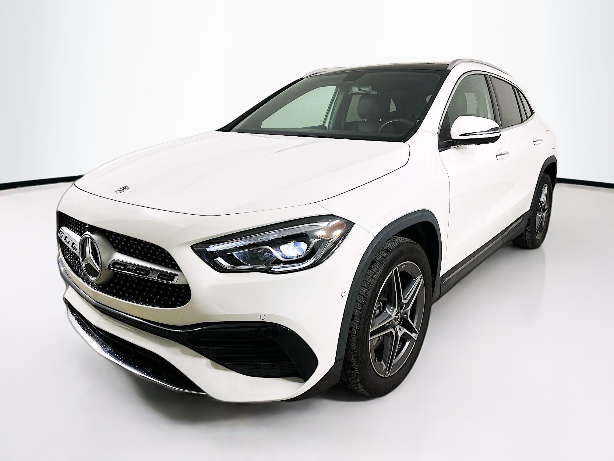 2023 Mercedes-Benz GLA Base's photo