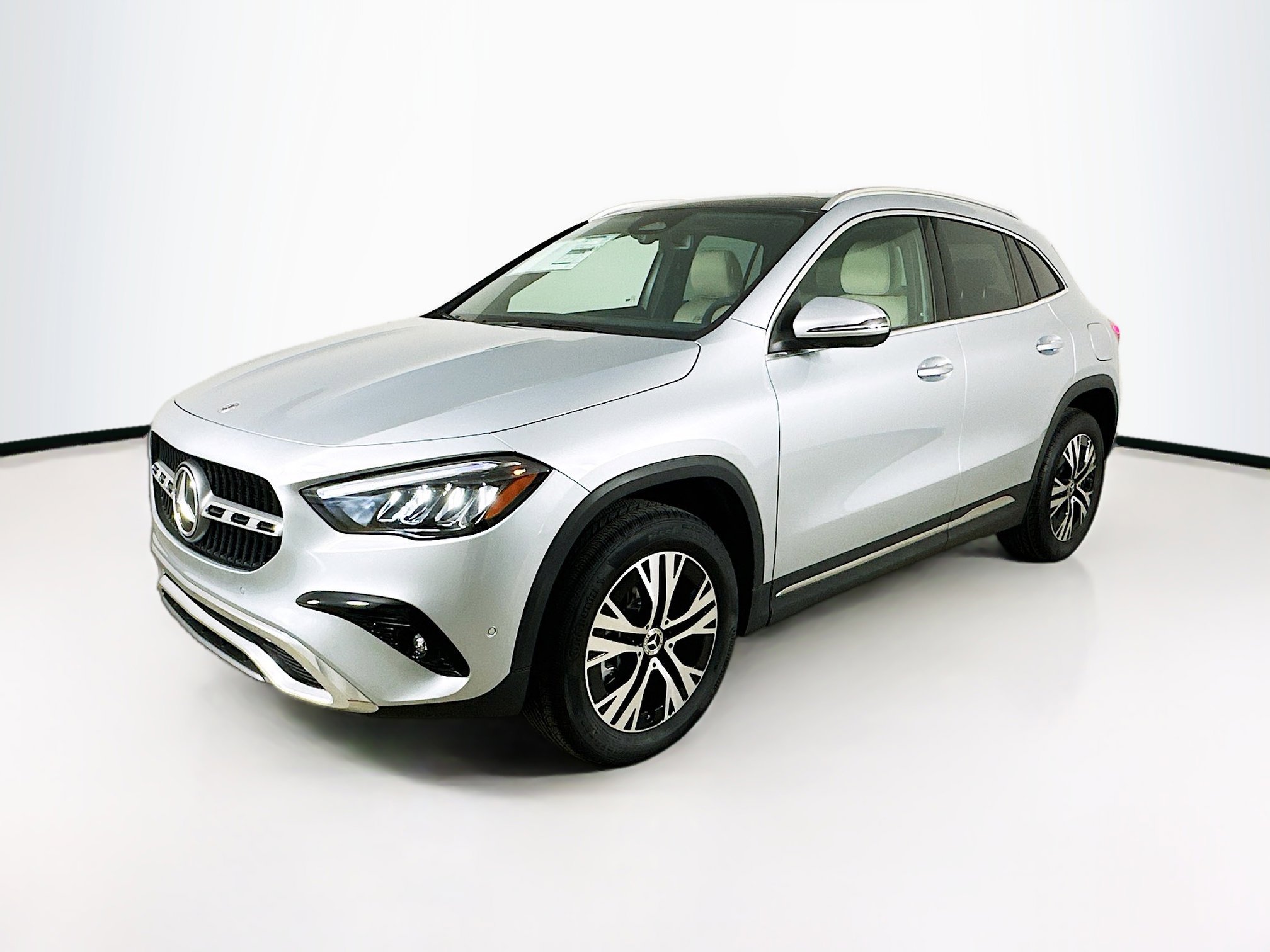 2026 Mercedes Benz GLA 250 4MATIC photo 3