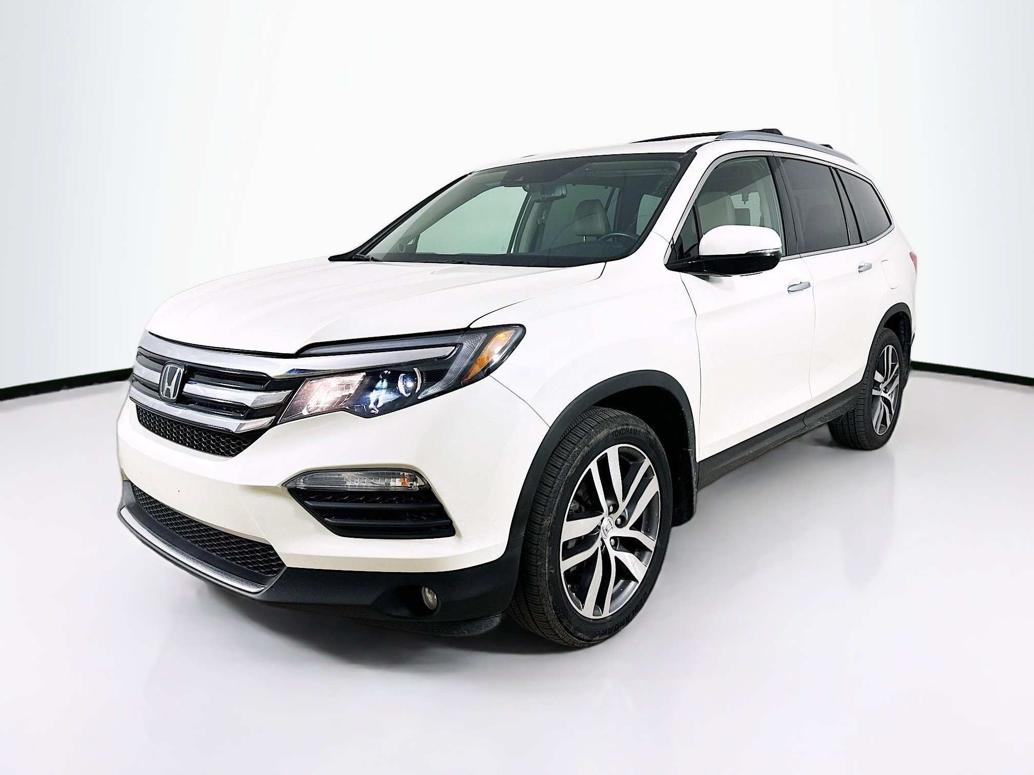 2018 Honda Pilot Elite photo 3