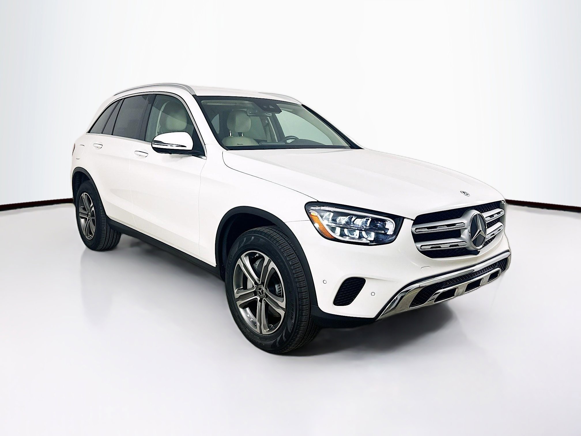 2022 Mercedes-Benz GLC GLC300's photo