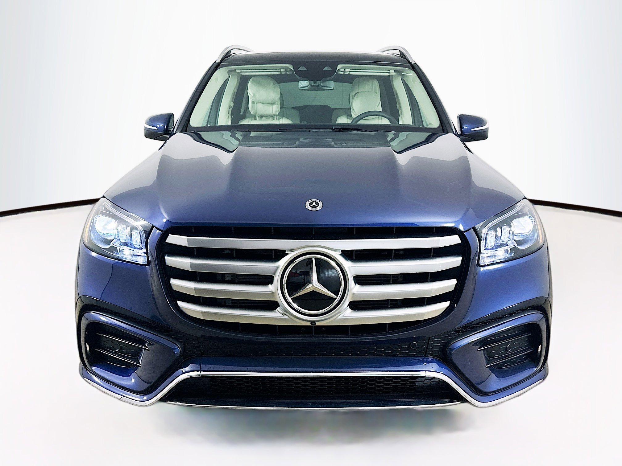 2026 Mercedes Benz GLS 450 4MATIC photo 2