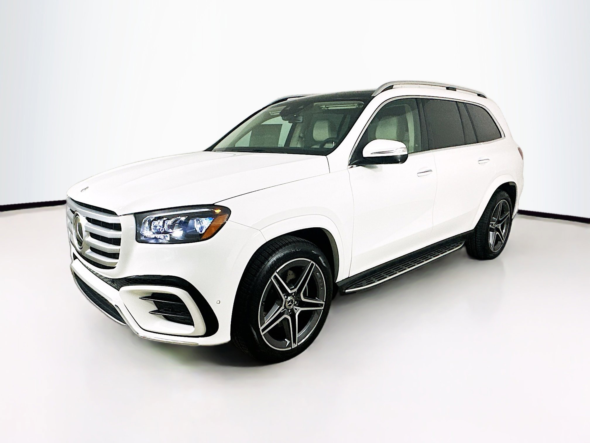 2026 Mercedes Benz GLS 450 4MATIC photo 3