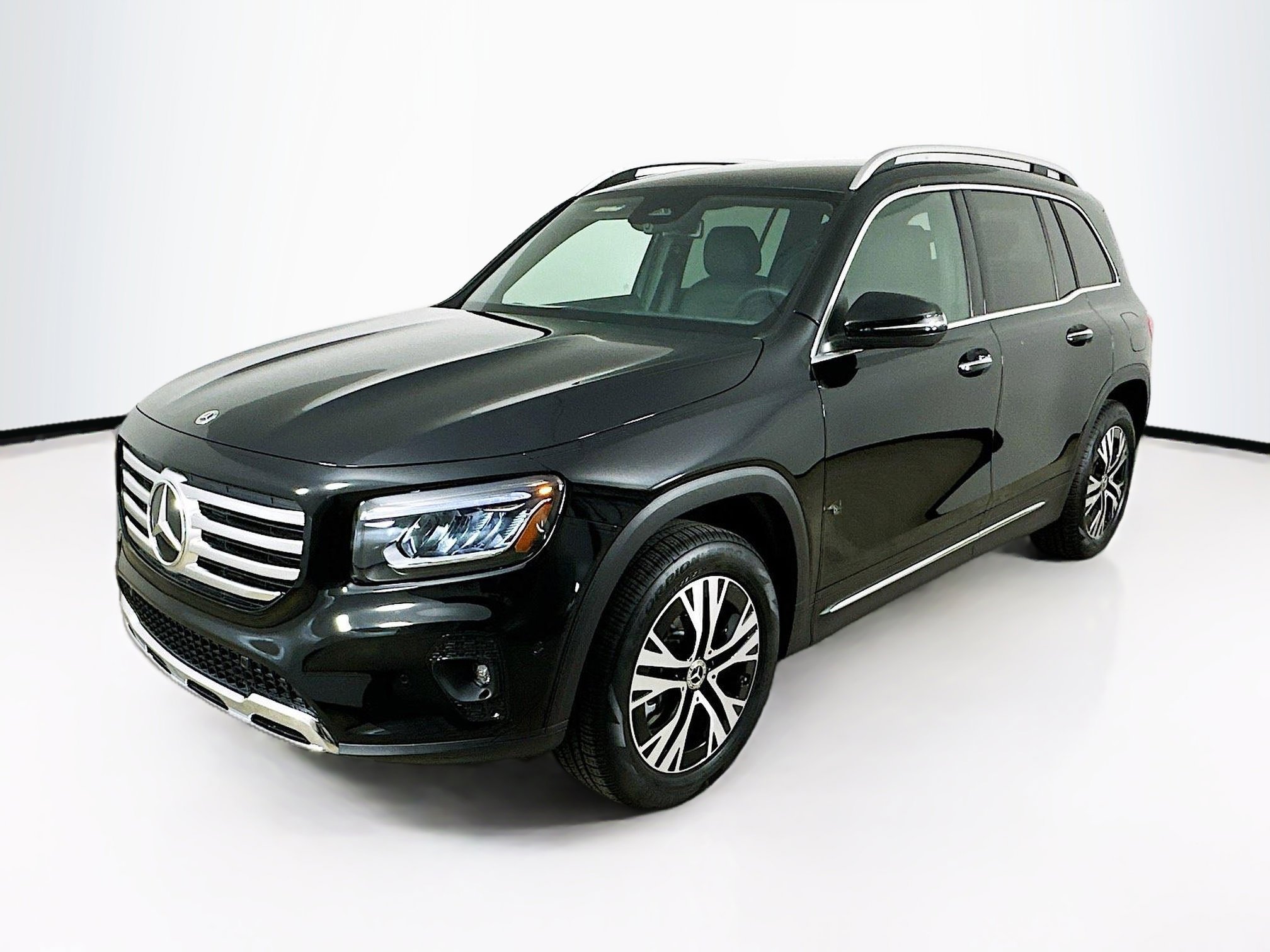2025 Mercedes Benz GLB 250 4MATIC photo 3