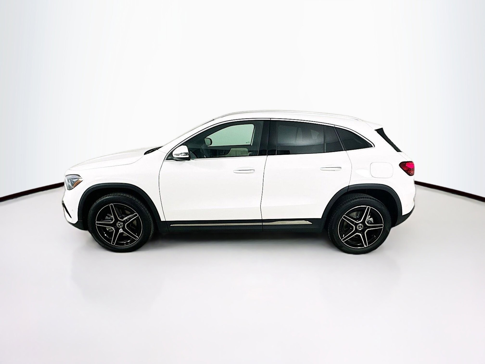 2026 Mercedes Benz GLA 250 4MATIC photo 3