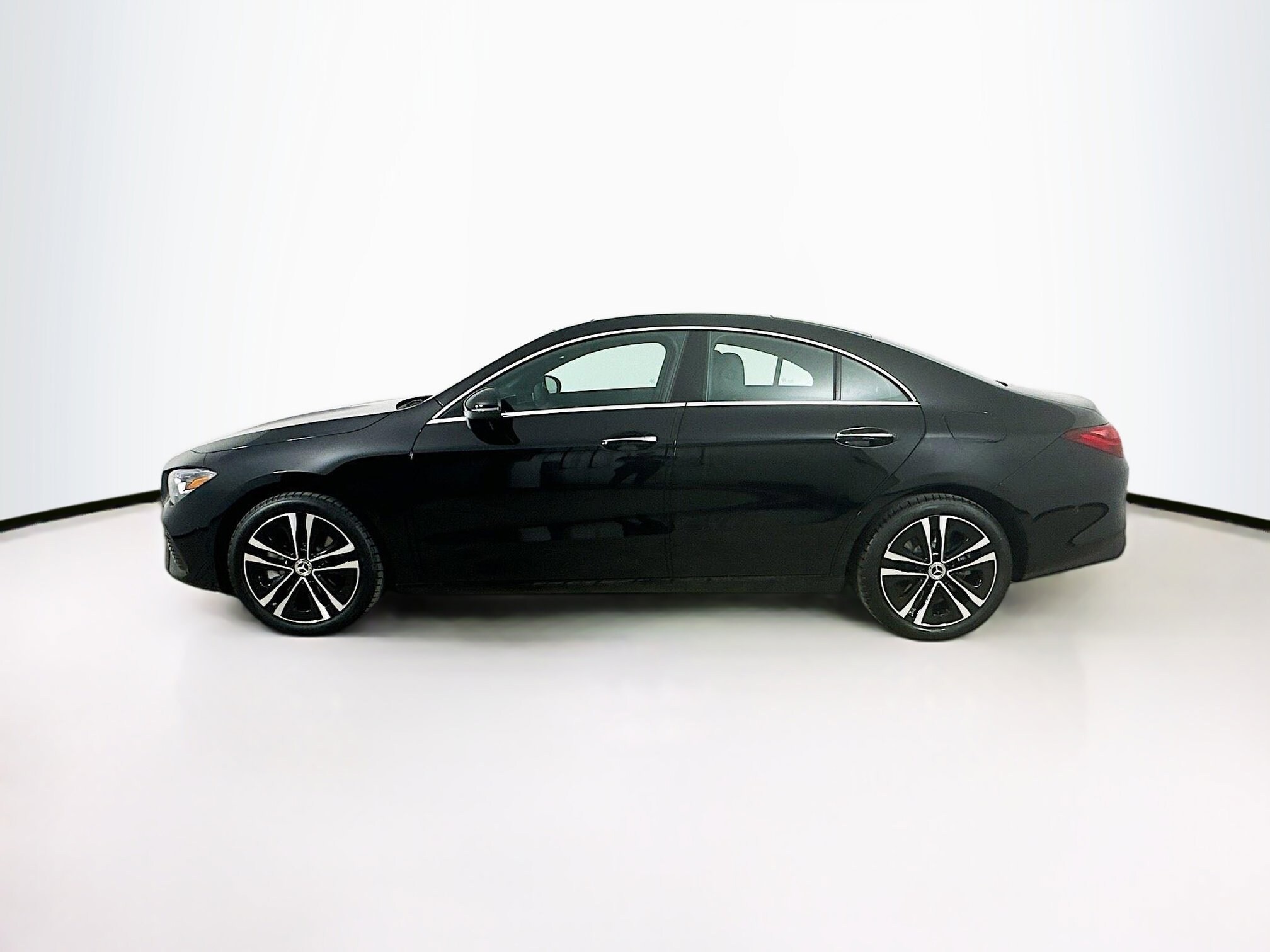 2025 Mercedes Benz CLA 250 4MATIC photo 4