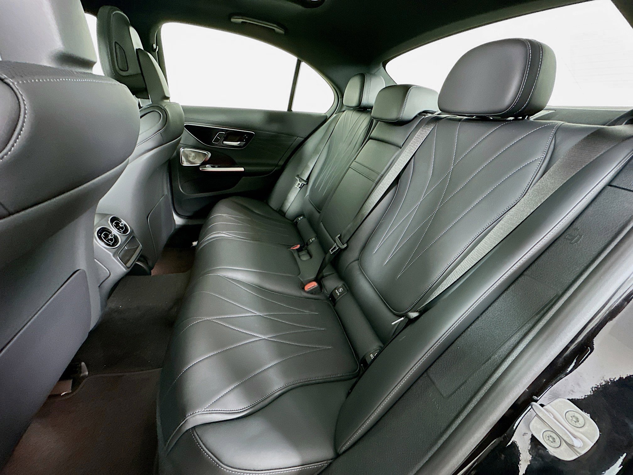 2025 Mercedes-Benz C-Class Sedan AMG C63 S E Peformance - Photo 31