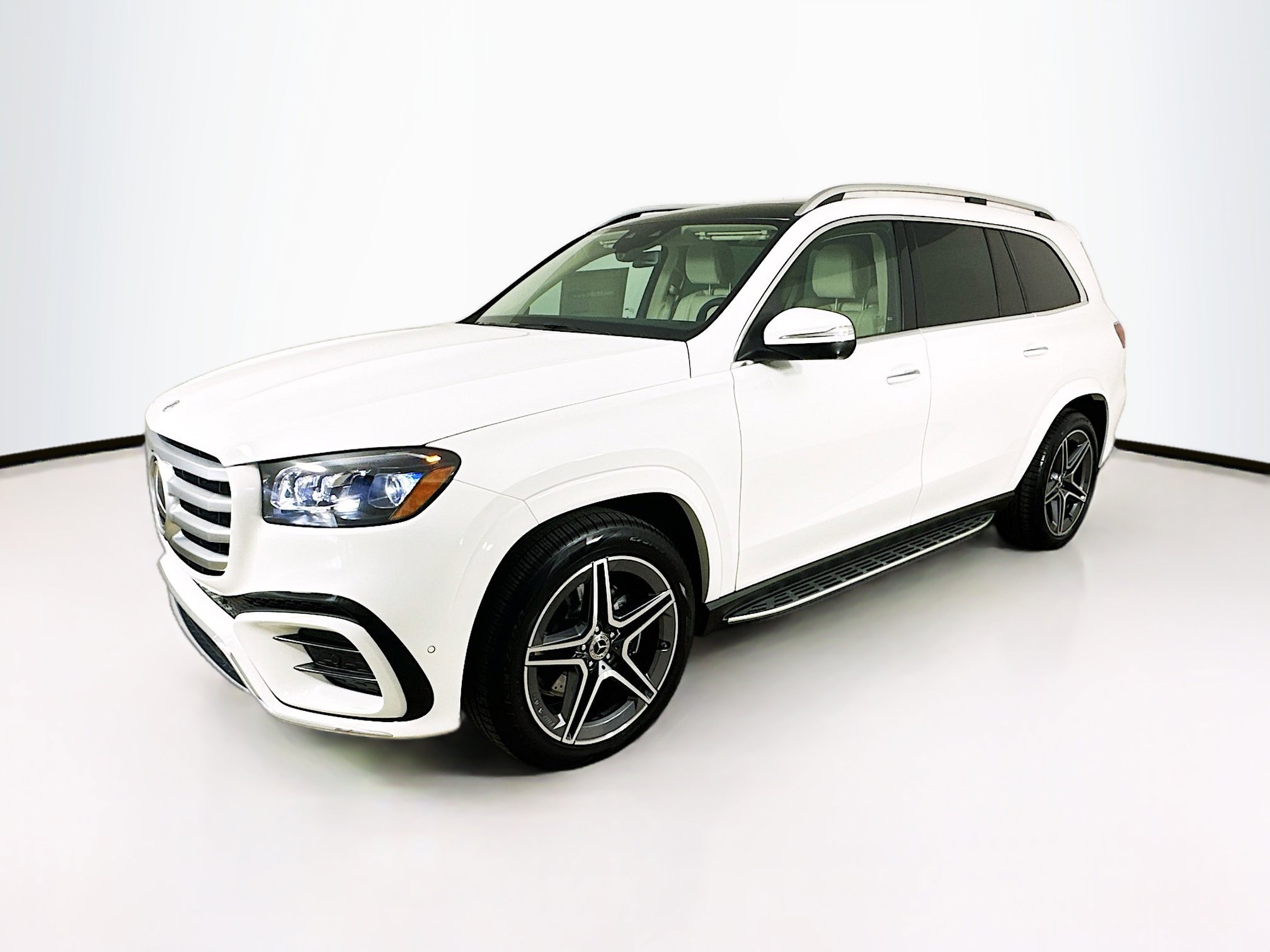 2026 Mercedes Benz GLS 450 4MATIC photo 3