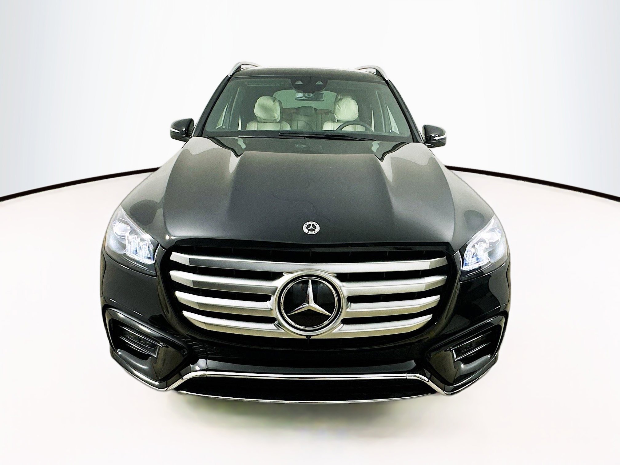 2025 Mercedes Benz GLS 450 4MATIC photo 2