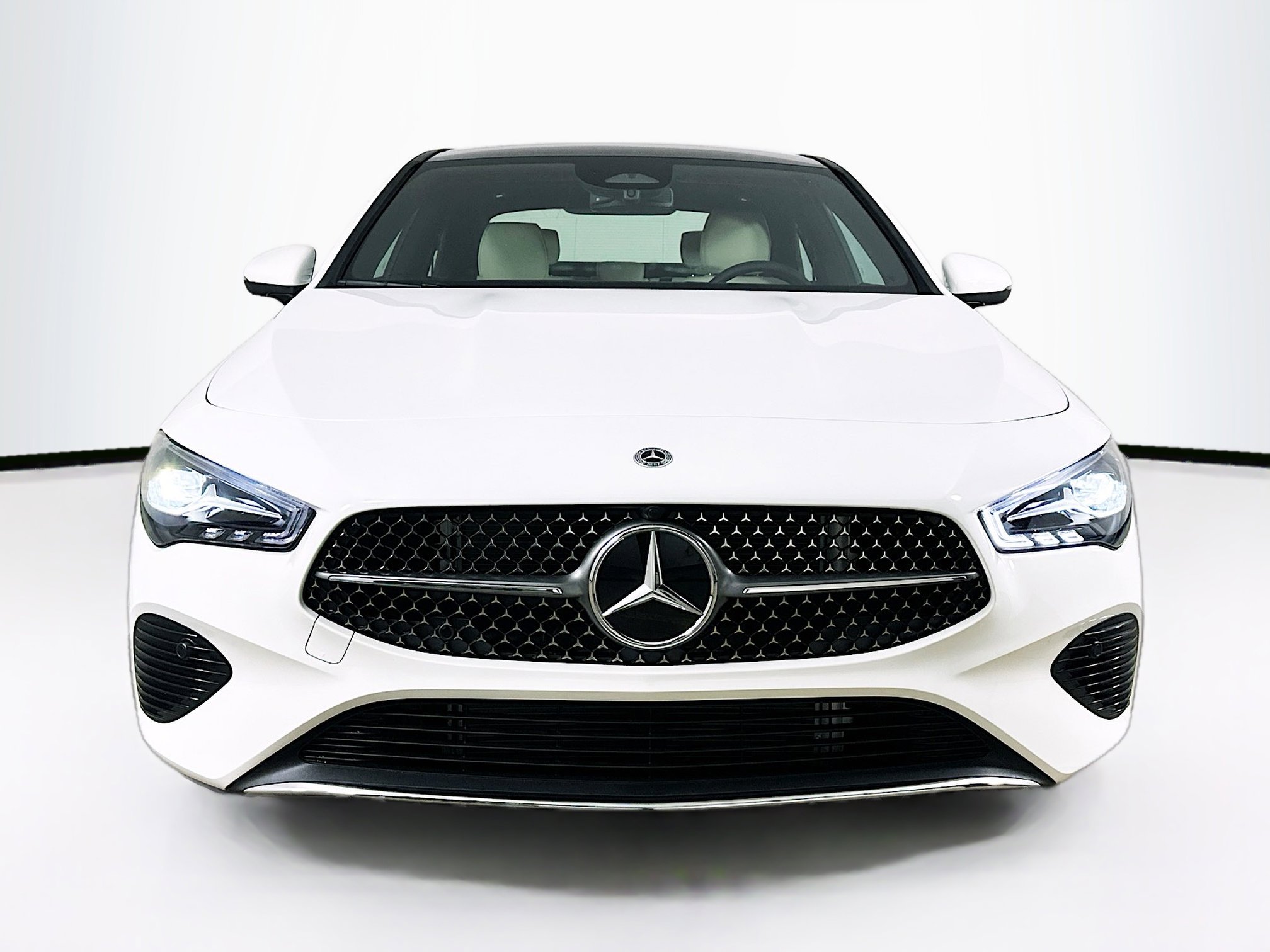 2025 Mercedes Benz CLA 250 4MATIC photo 2
