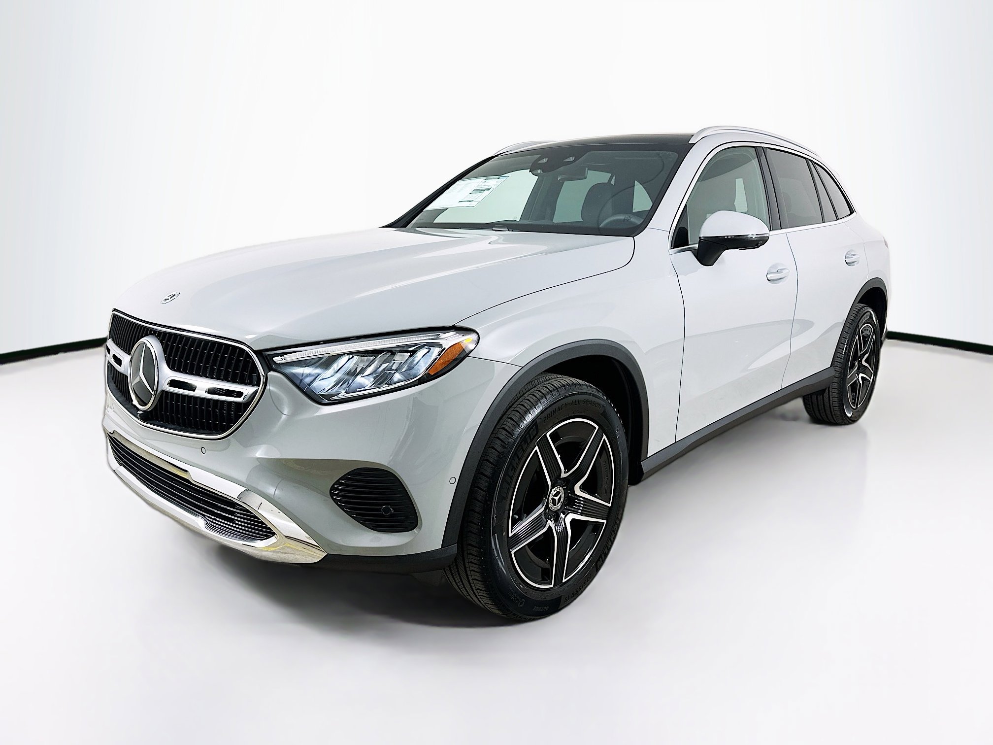 2026 Mercedes Benz GLC 300 4MATIC photo 2