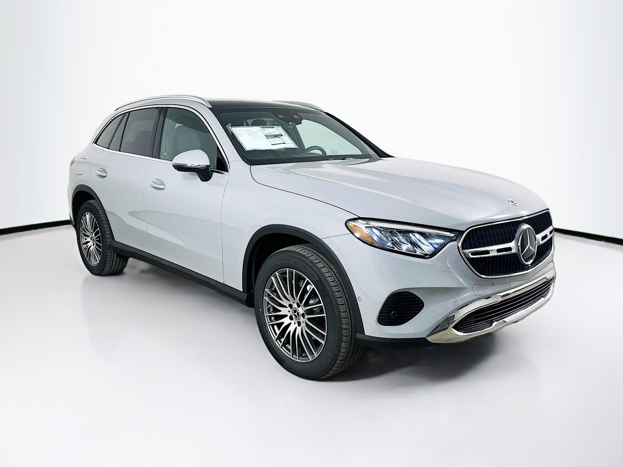 2026 Mercedes-Benz GLC Base's photo