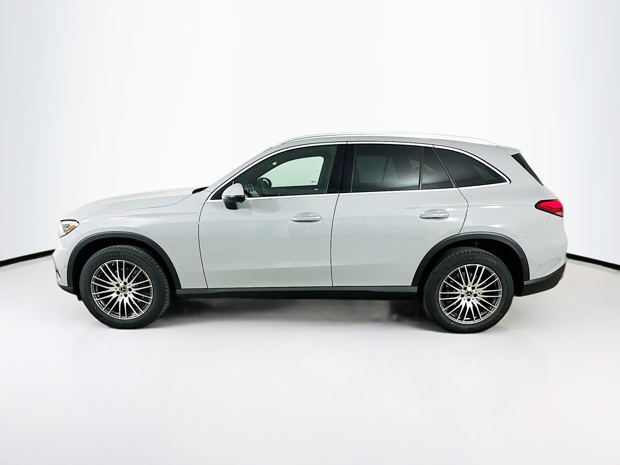 2026 Mercedes Benz GLC 300 4MATIC photo 4