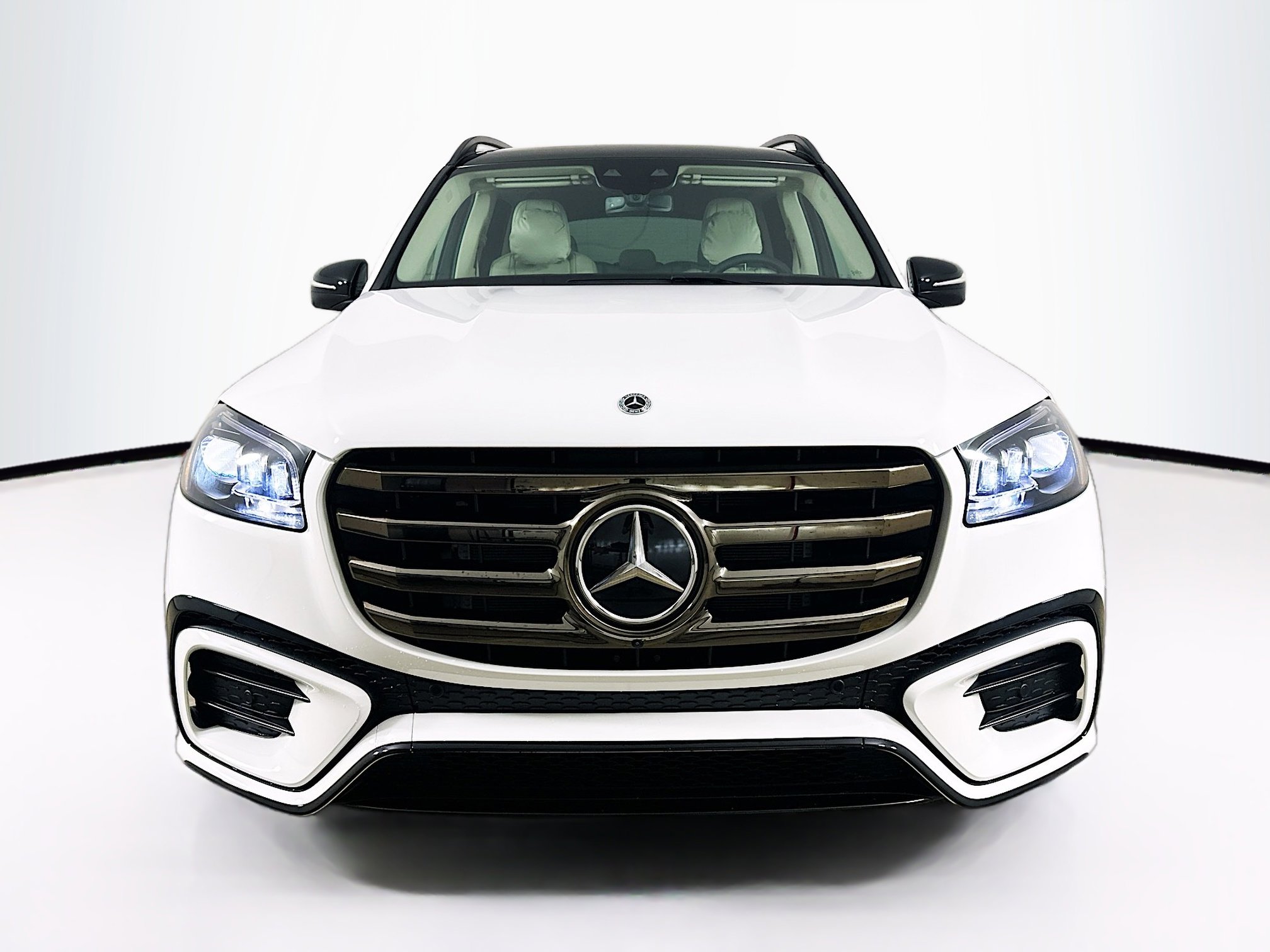 2026 Mercedes Benz GLS 450 4MATIC photo 2