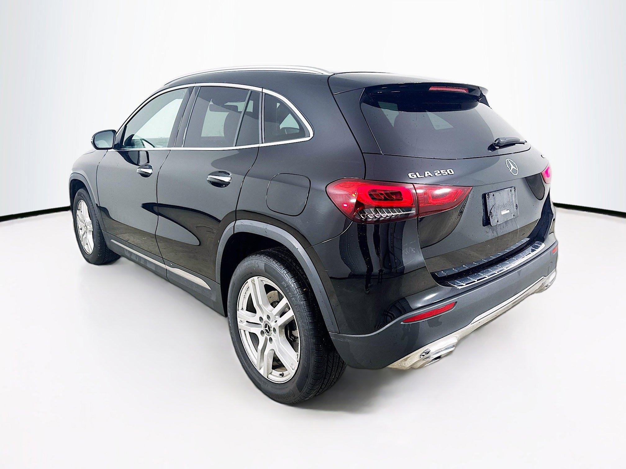 2023 Mercedes Benz GLA 250 4MATIC photo 2