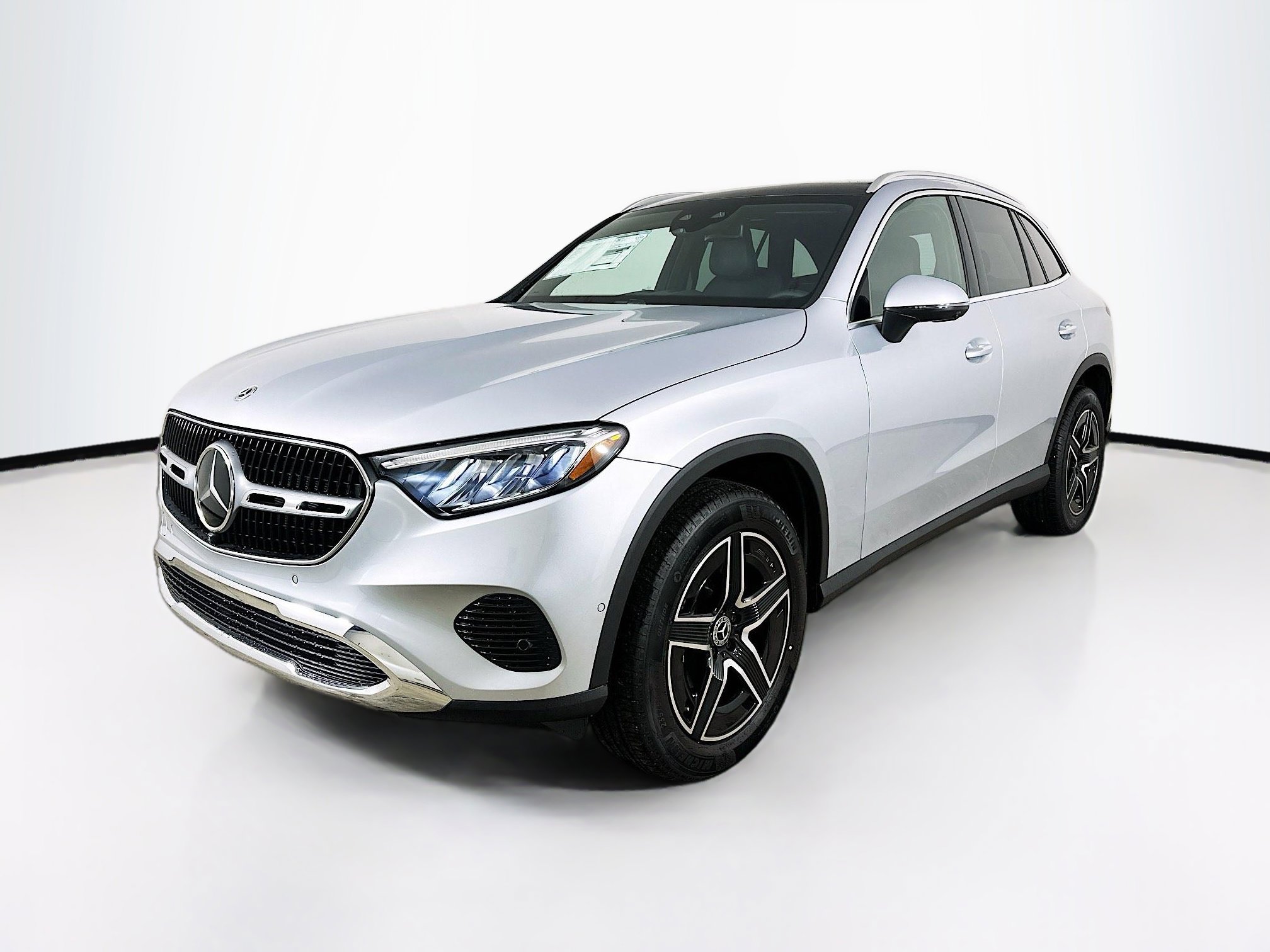 2026 Mercedes-Benz GLC Base's photo