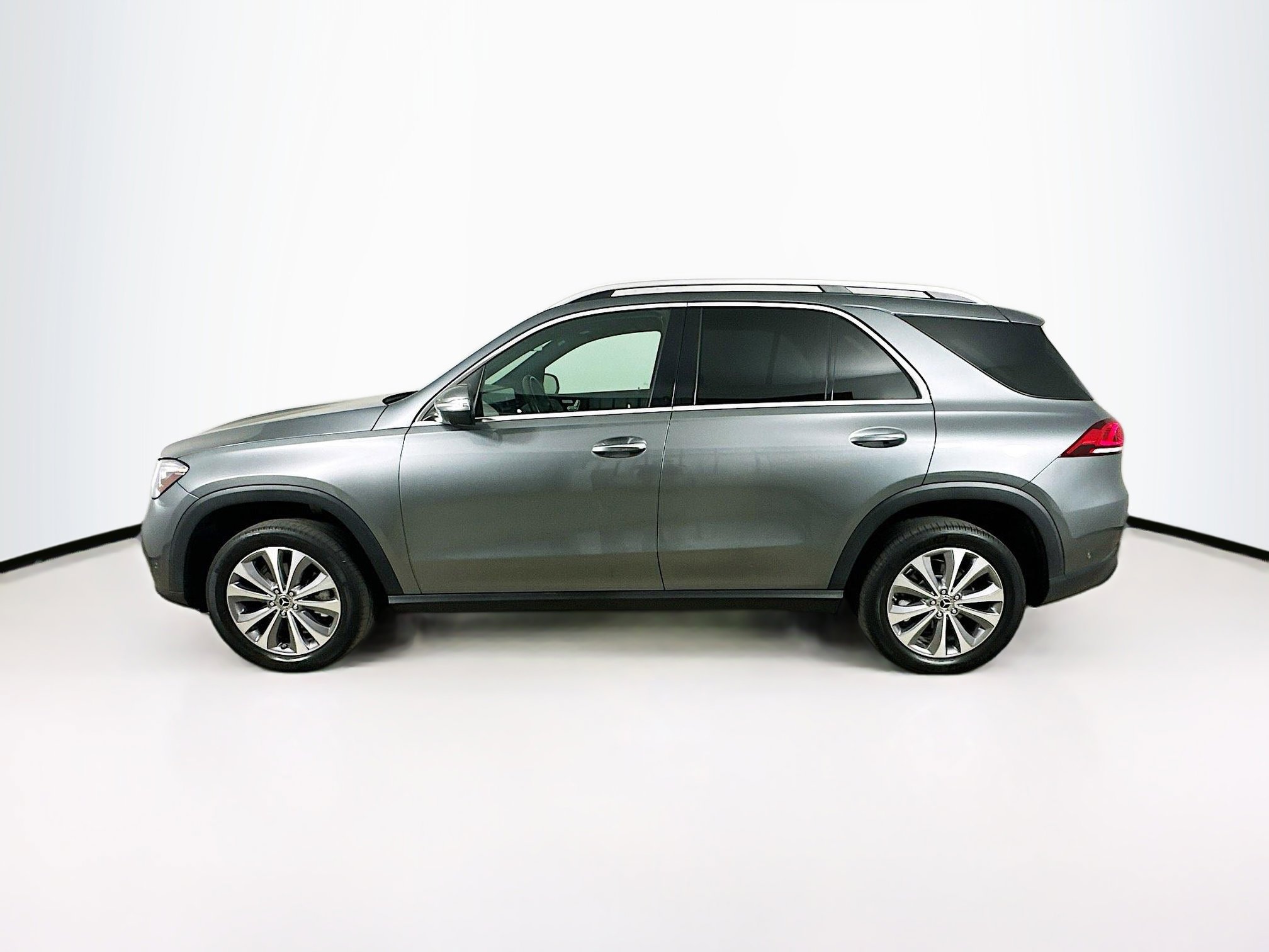 2021 Mercedes Benz GLE 350 4MATIC photo 4