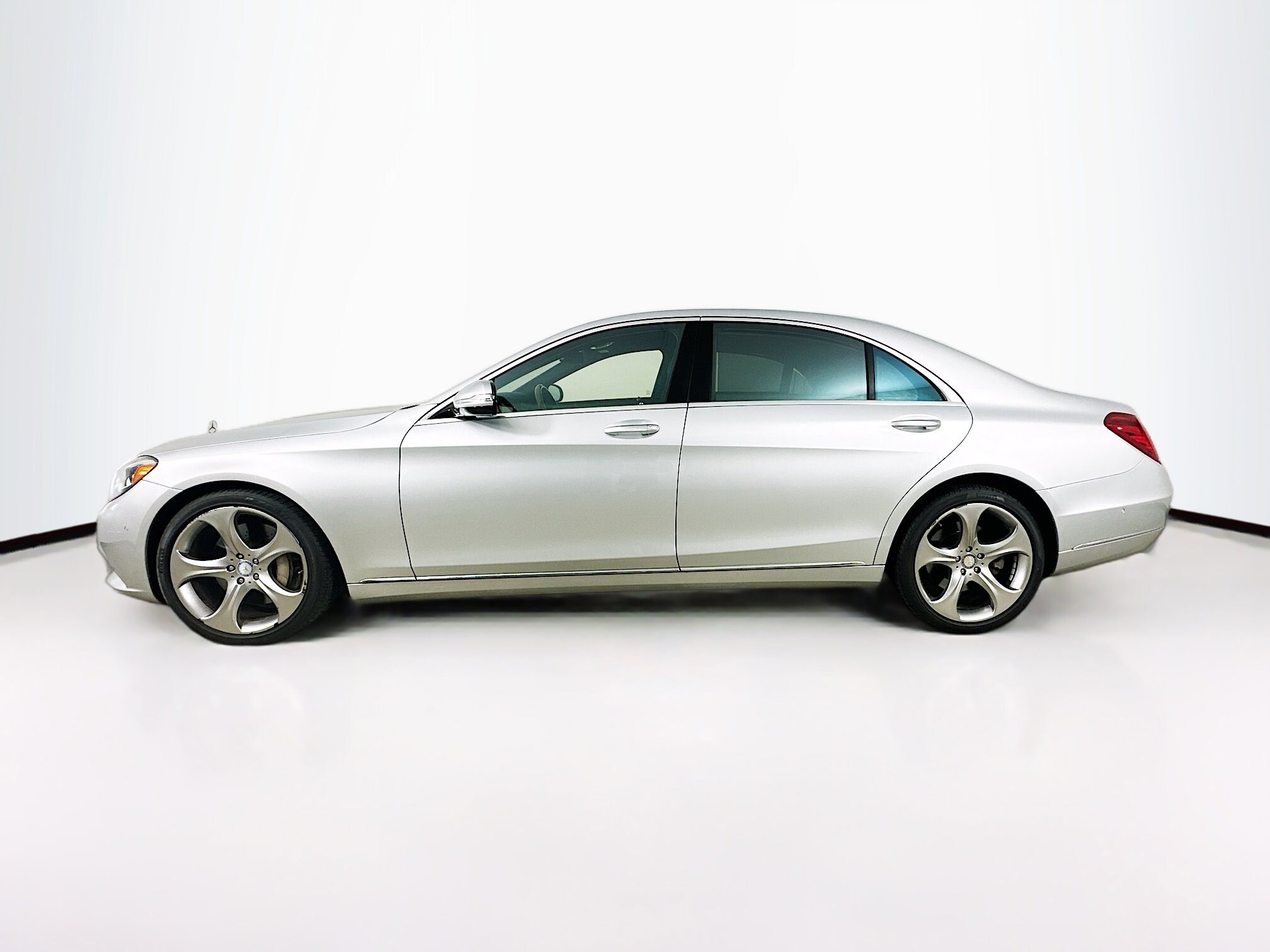 2014 Mercedes Benz S 550 photo 2