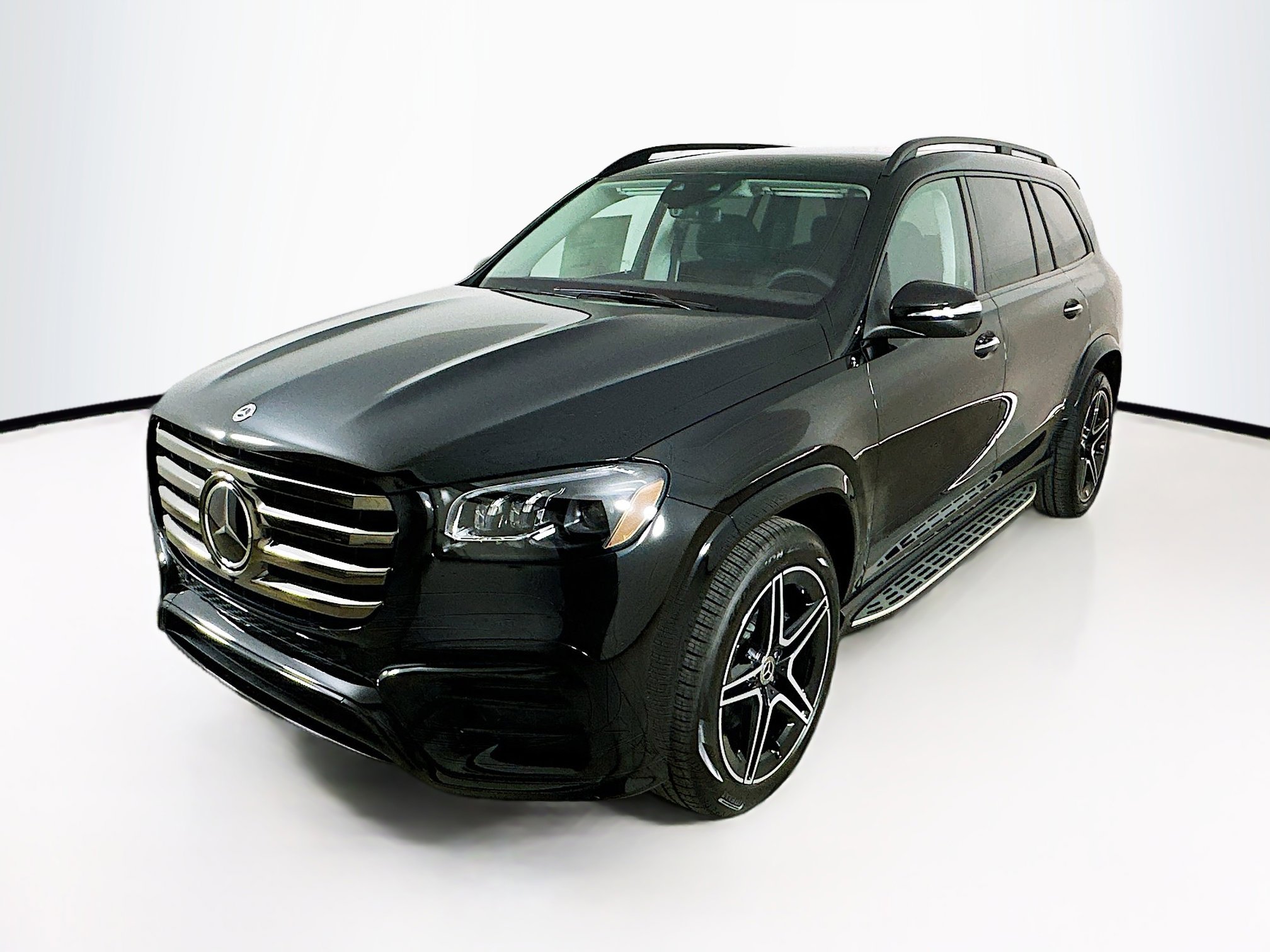 2026 Mercedes Benz GLS 450 4MATIC photo 2