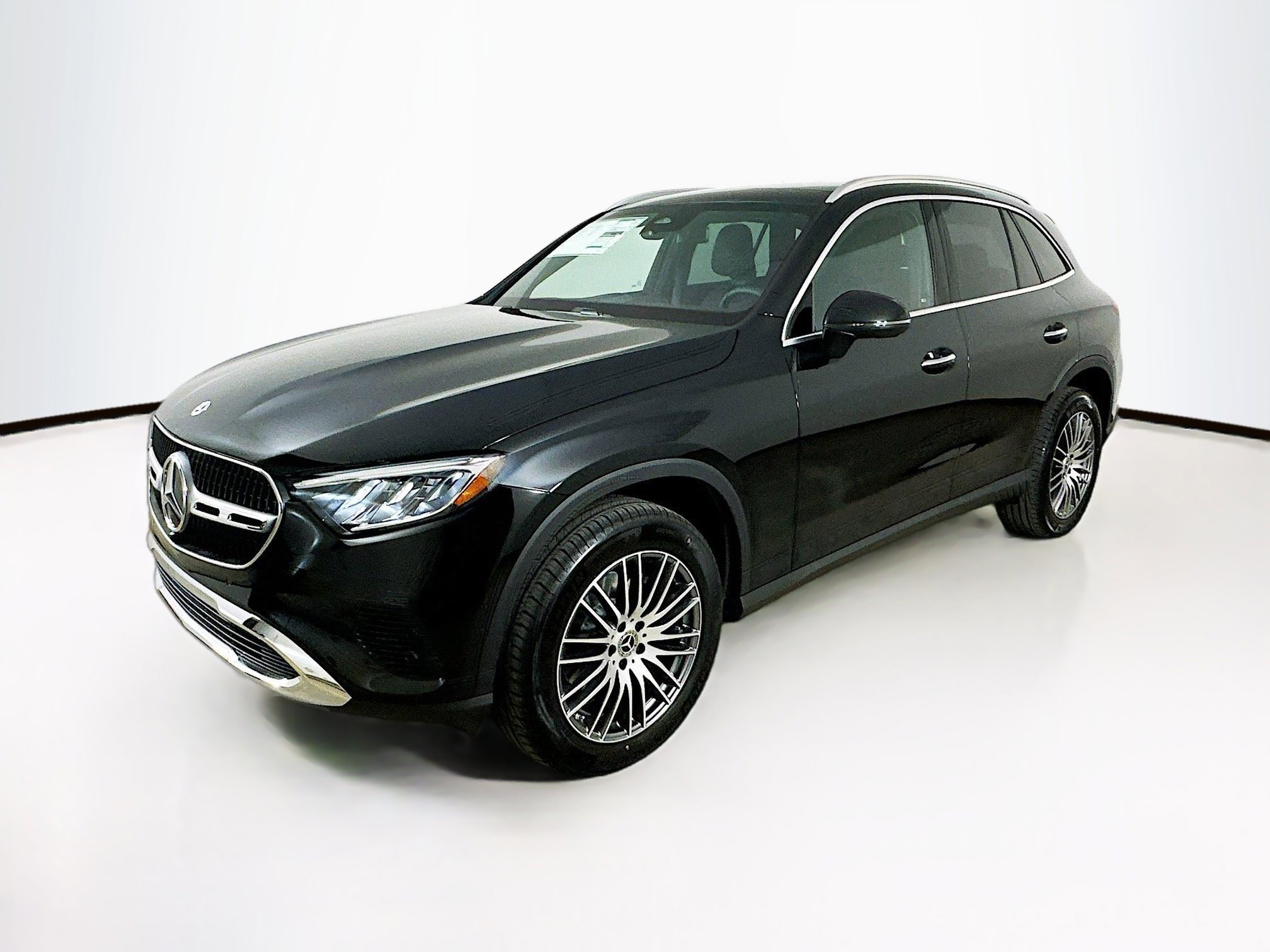 2026 Mercedes Benz GLC 300 4MATIC photo 3