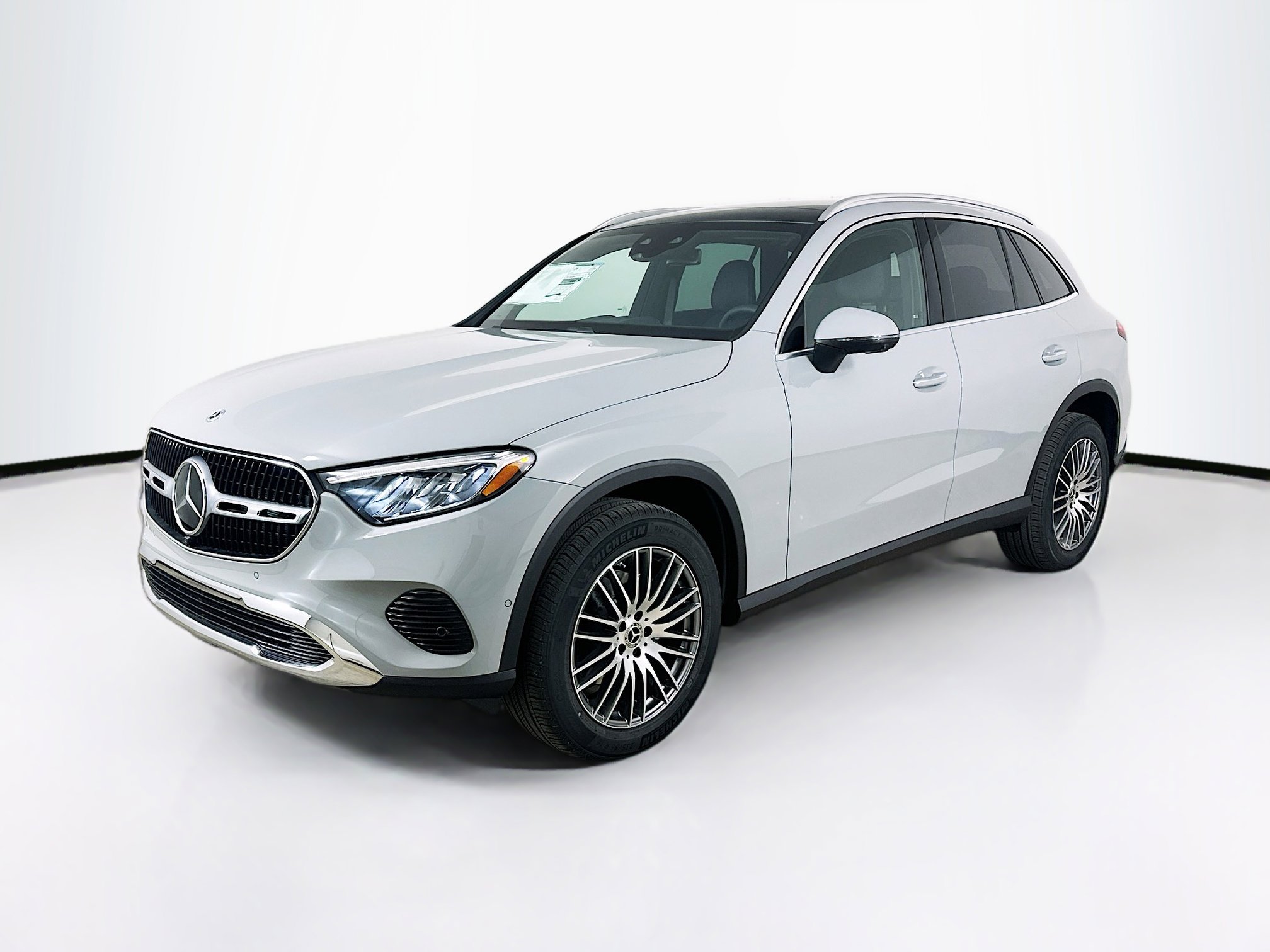 2026 Mercedes Benz GLC 300 4MATIC photo 3