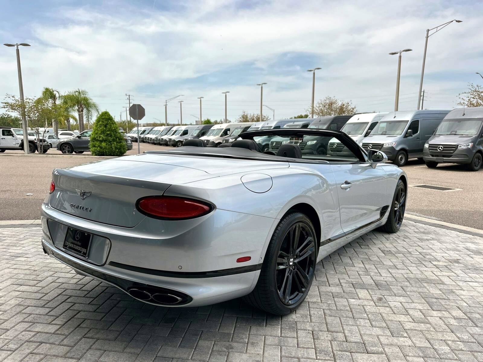 2023 Bentley Continental GT V8 photo 4